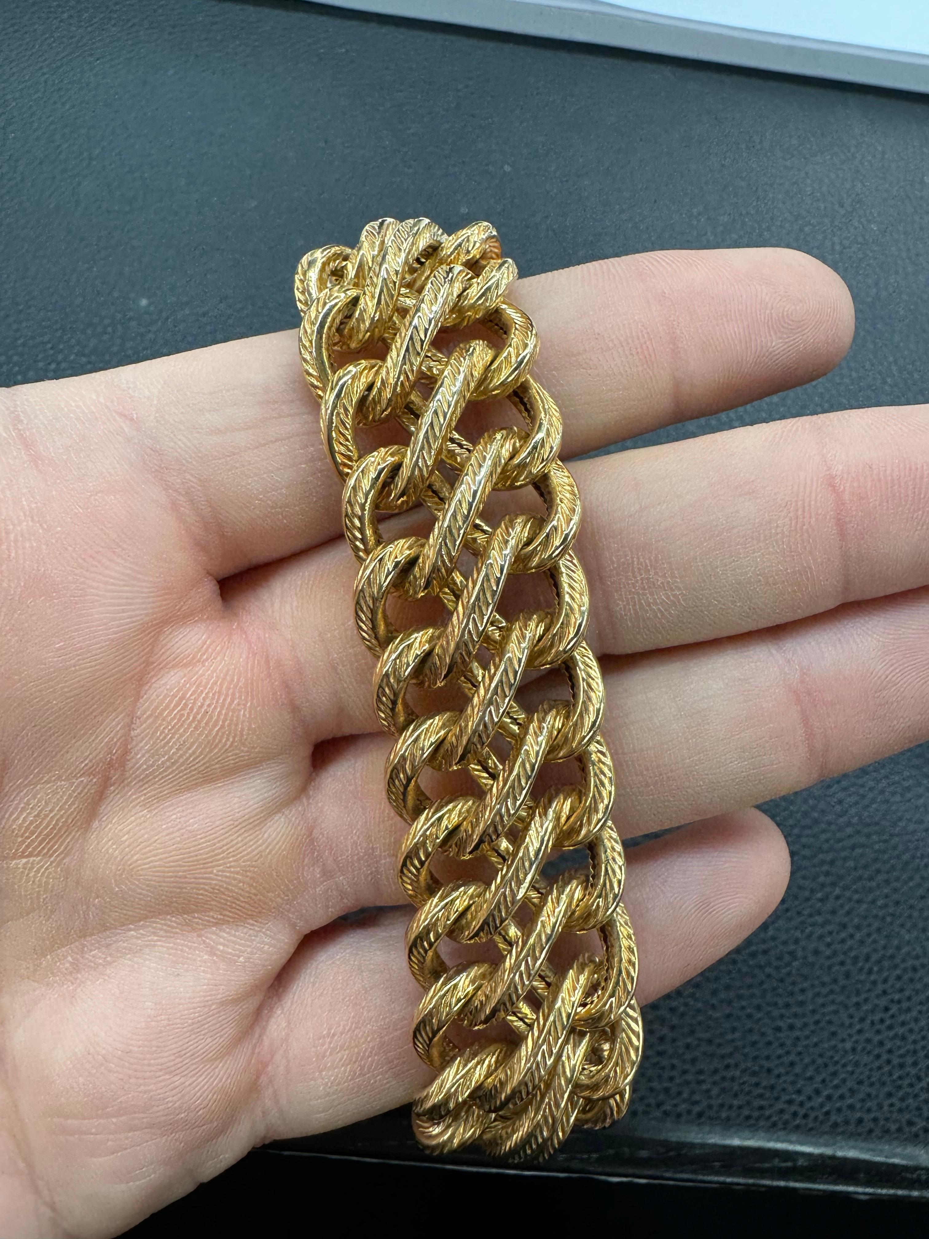 Bracelet large à double rangée de maillons imbriqués en or jaune 18 carats 21,7 grammes Excellent état - En vente à New York, NY