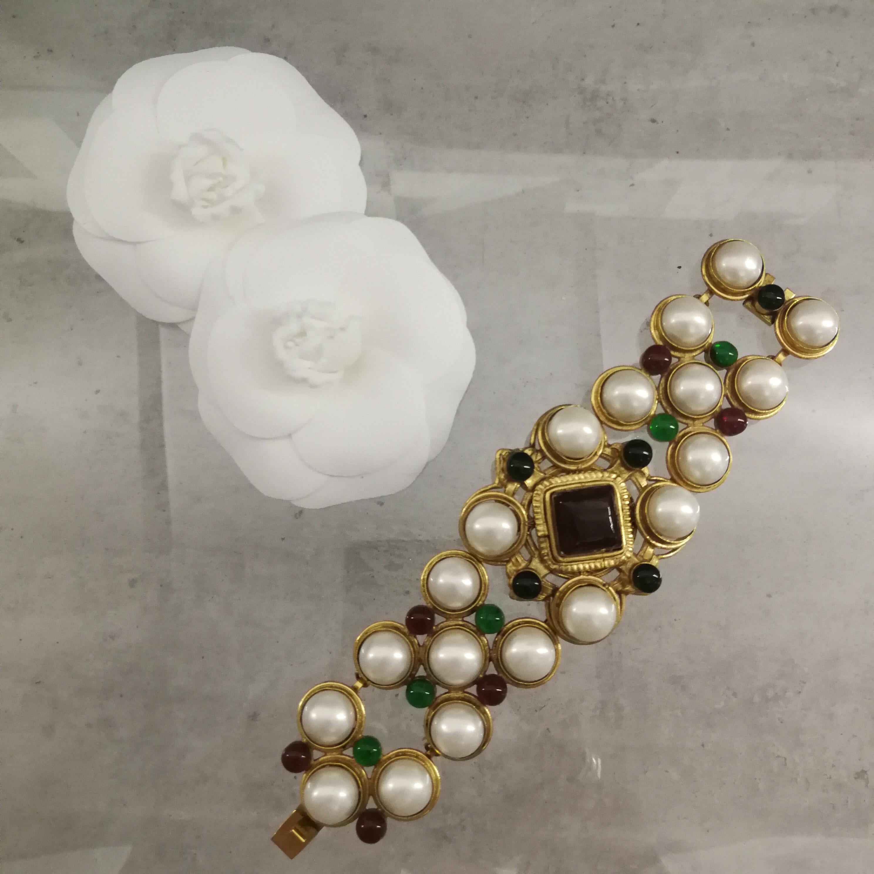 Vintage Chanel dynamic poured glass, paste pearl and gilt bracelet, 1970s/1980s 6