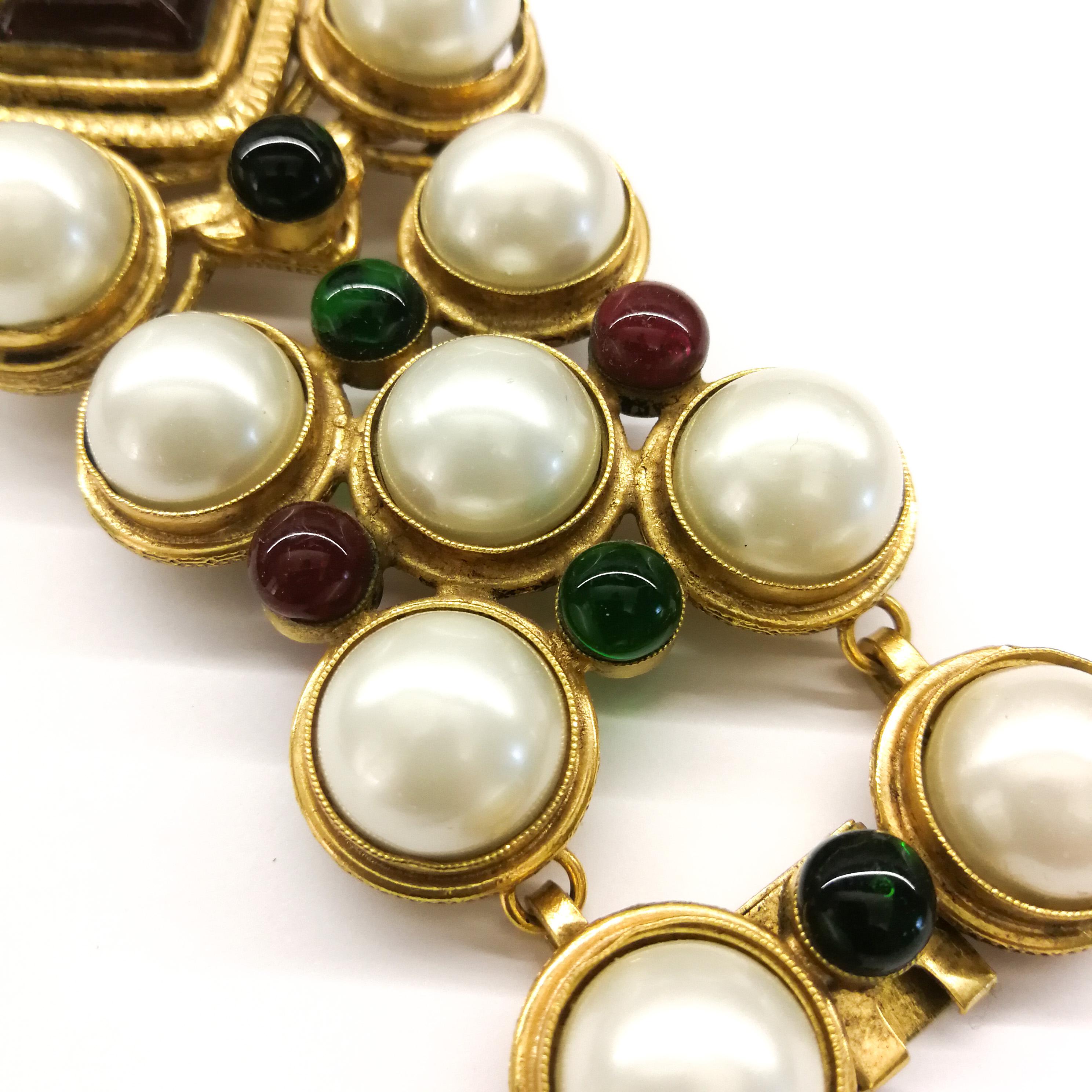 Vintage Chanel dynamic poured glass, paste pearl and gilt bracelet, 1970s/1980s In Excellent Condition In Greyabbey, County Down