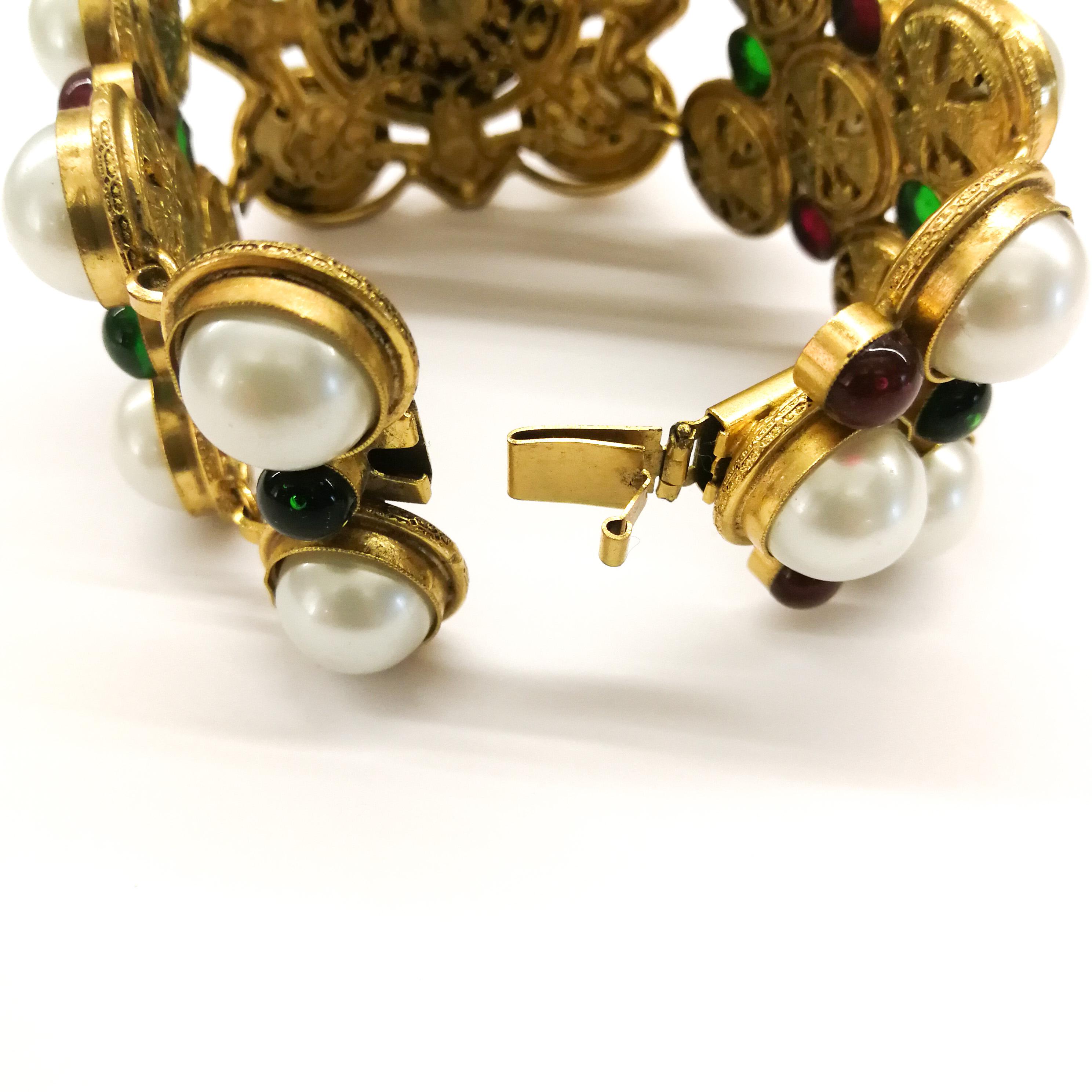 Vintage Chanel dynamic poured glass, paste pearl and gilt bracelet, 1970s/1980s 4