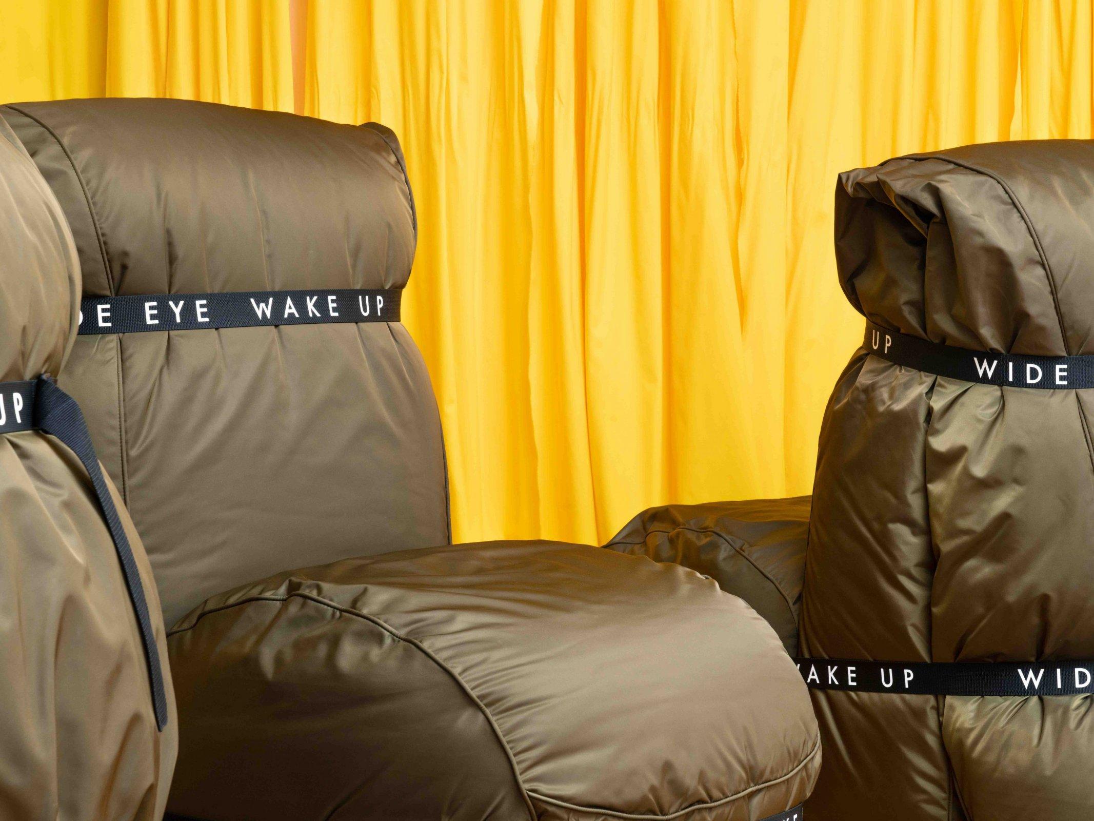 Hand-Crafted Wide Eye Wake Up sofa For Sale