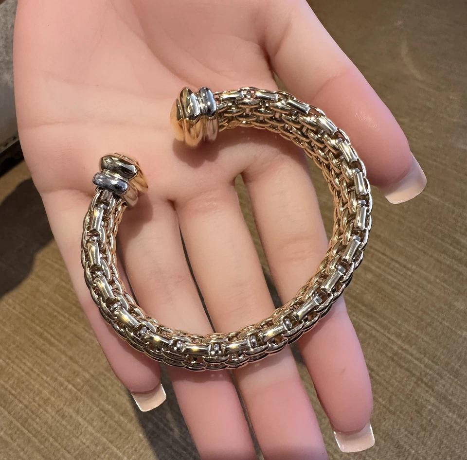 Bracelet manchette souple large avec diamants en or jaune et blanc 18 carats Excellent état - En vente à La Jolla, CA