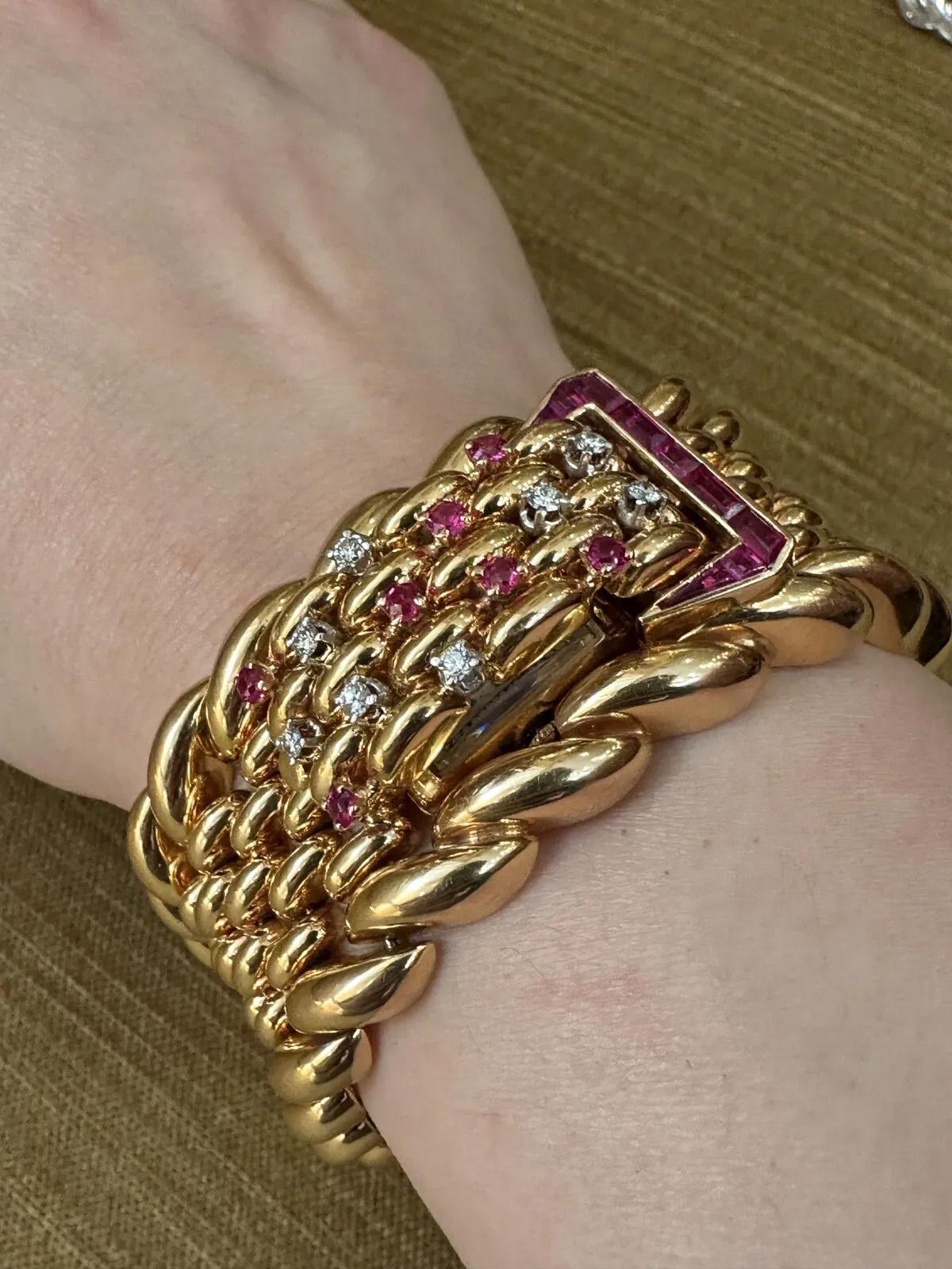 Wide Flip-top Retro Bracelet Watch San Marco Link in 18k Yellow Gold For Sale 5