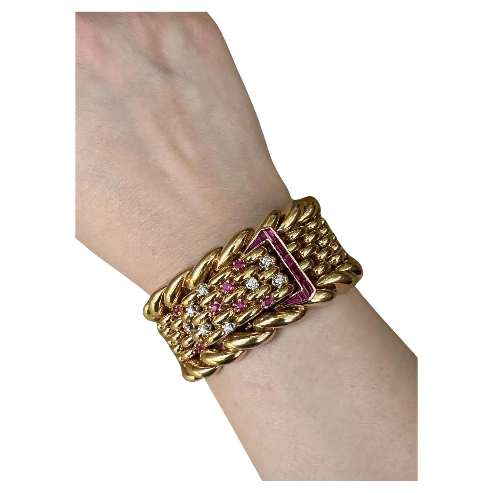 Wide Flip-top Retro Bracelet Watch San Marco Link in 18k Yellow Gold For Sale