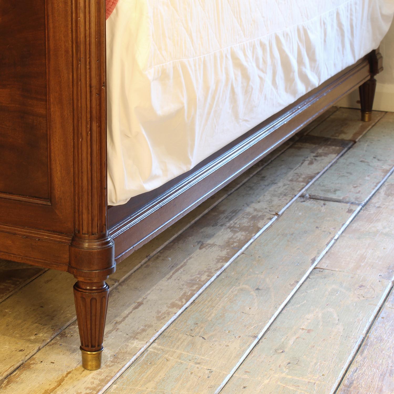 Wide French Bed in Dark Hardwood with Burr Panels and Ormolu Decoration, WK206 For Sale 8