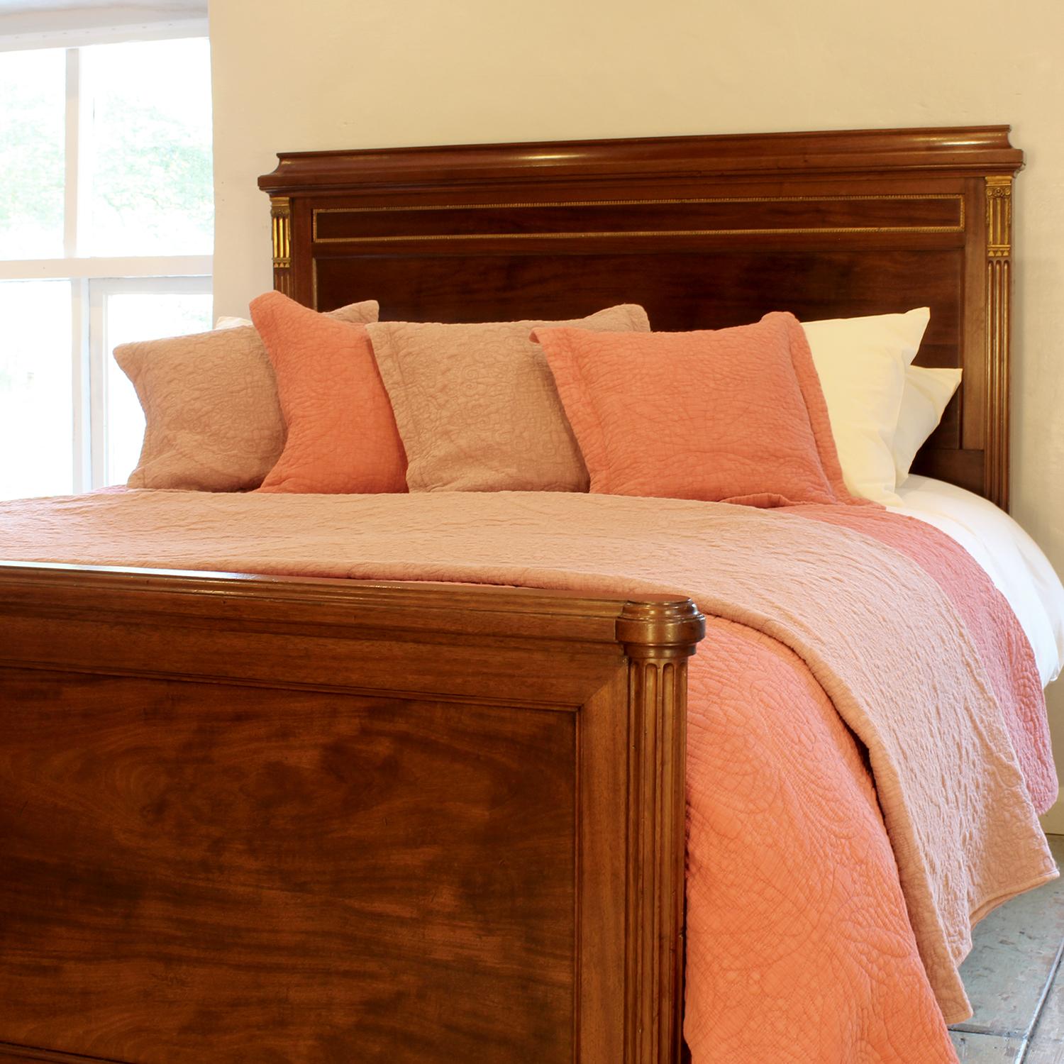 Wide French Bed in Dark Hardwood with Burr Panels and Ormolu Decoration, WK206 In Good Condition For Sale In Wrexham, GB