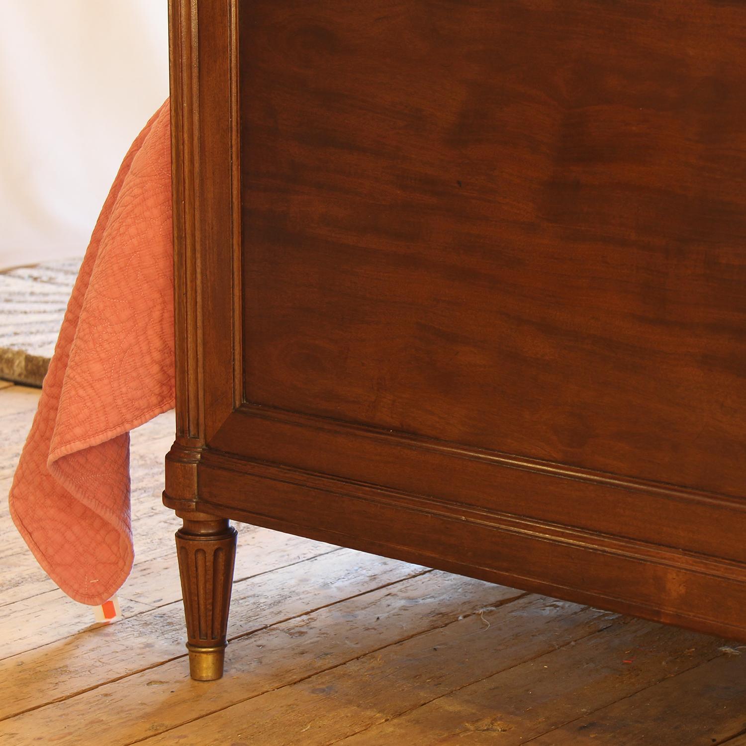 Wide French Bed in Dark Hardwood with Burr Panels and Ormolu Decoration, WK206 For Sale 1