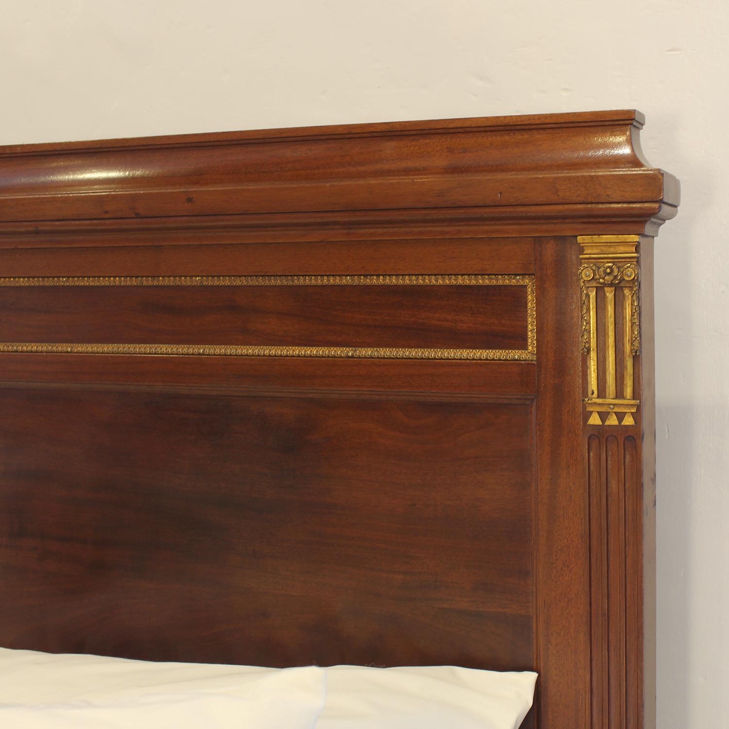 Wide French Bed in Dark Hardwood with Burr Panels and Ormolu Decoration, WK206 For Sale 5