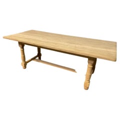 Large table de salle à manger fermière en chêne blanchi français 