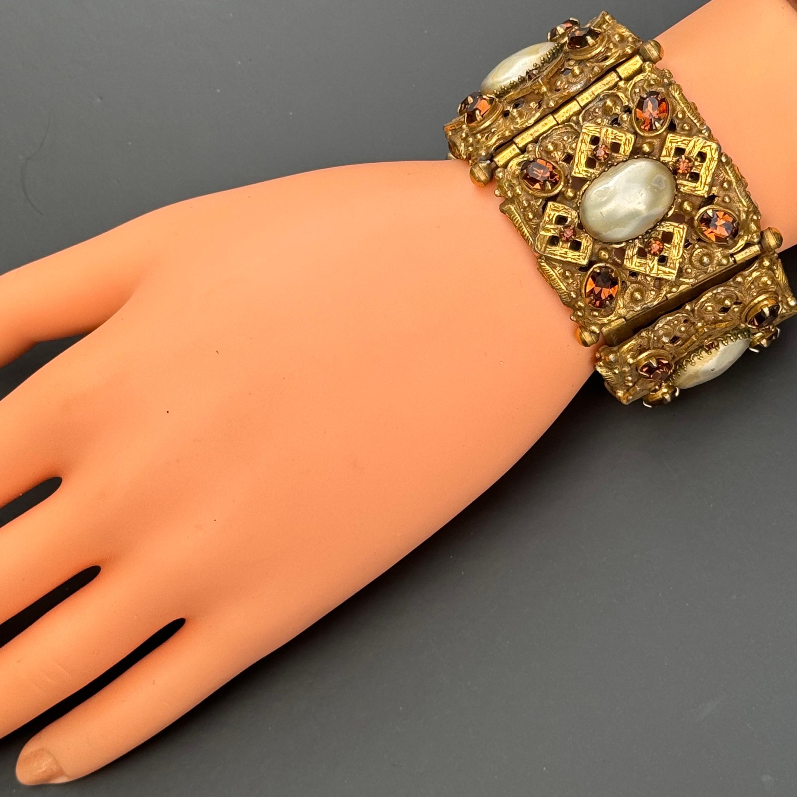 AMPIO  Bracciale a pannello aperto Jewell placcato oro di alta gamma: in vendita 8
