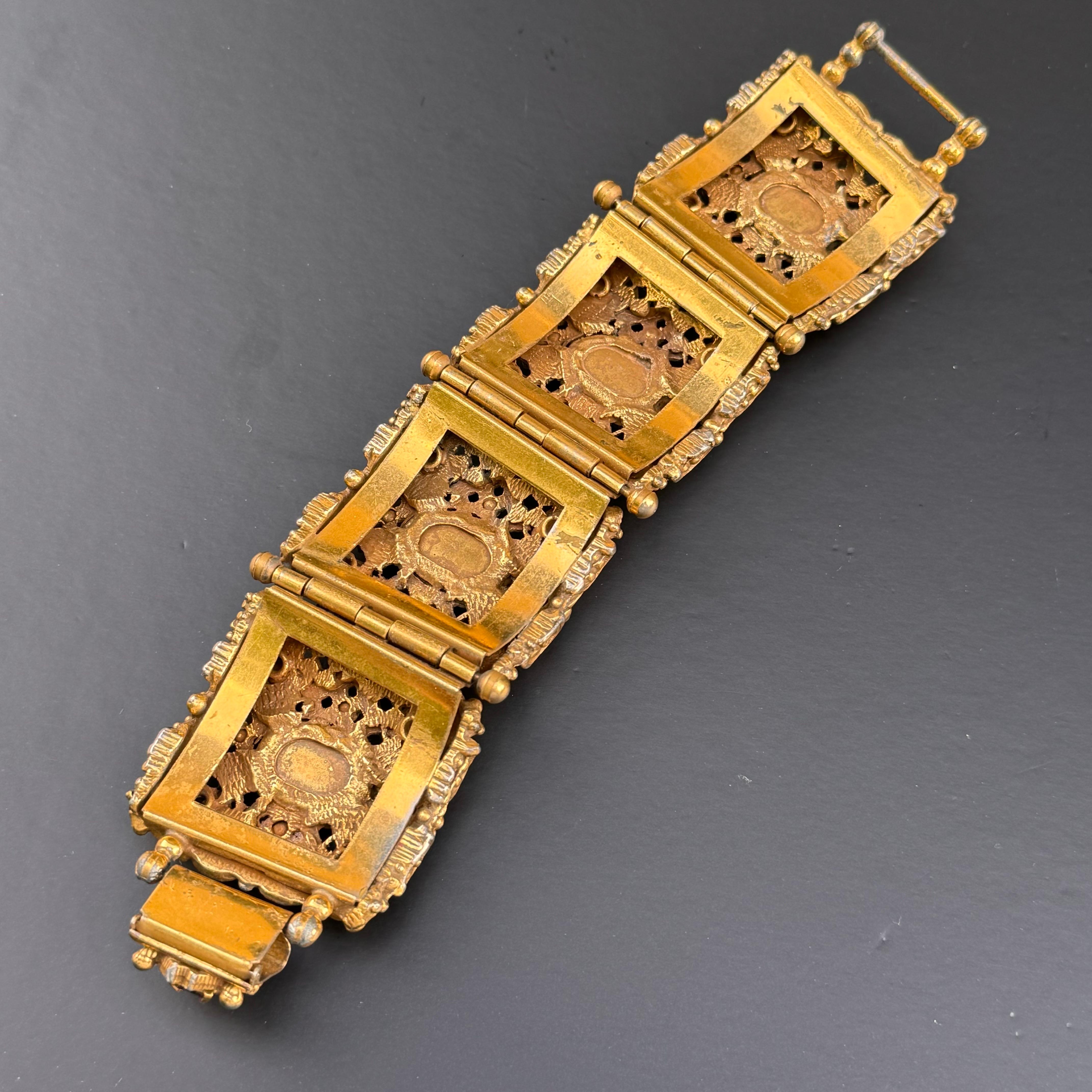 AMPIO  Bracciale a pannello aperto Jewell placcato oro di alta gamma: in vendita 4