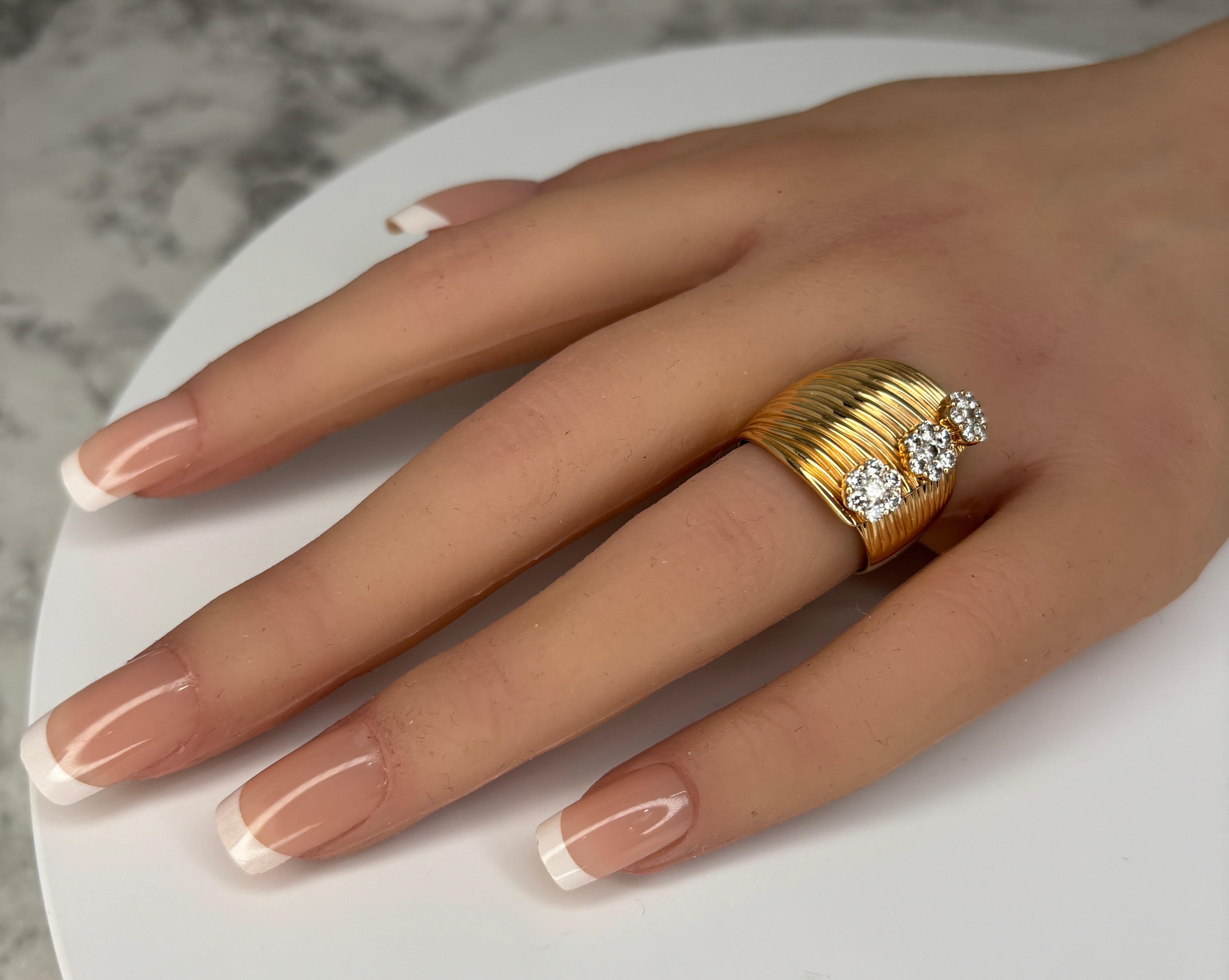 Wide Hueb Ring 18k Rose Gold Diamond Plisse Flower Ring For Sale 8