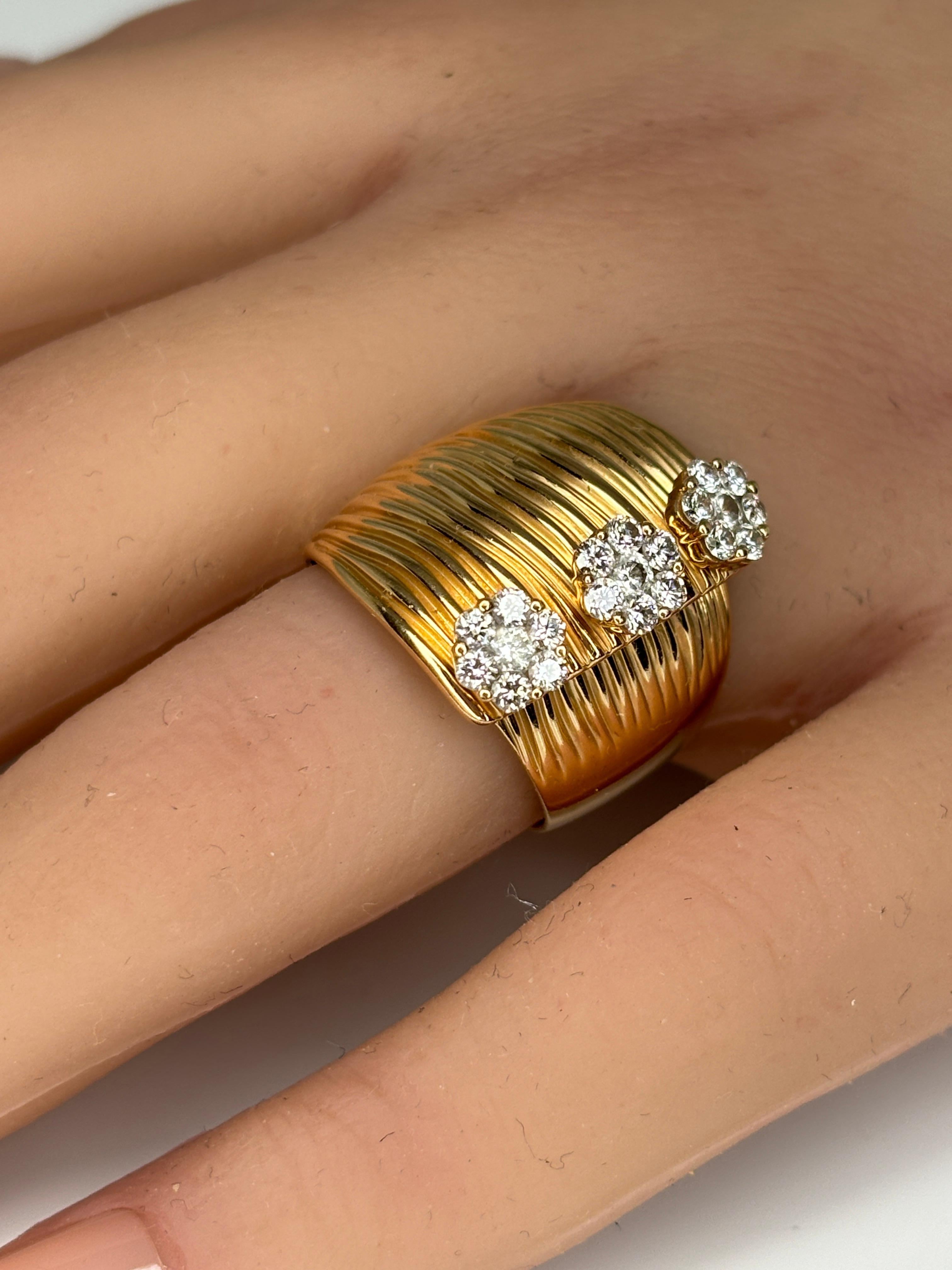 Wide Hueb Ring 18k Rose Gold Diamond Plisse Flower Ring For Sale 9