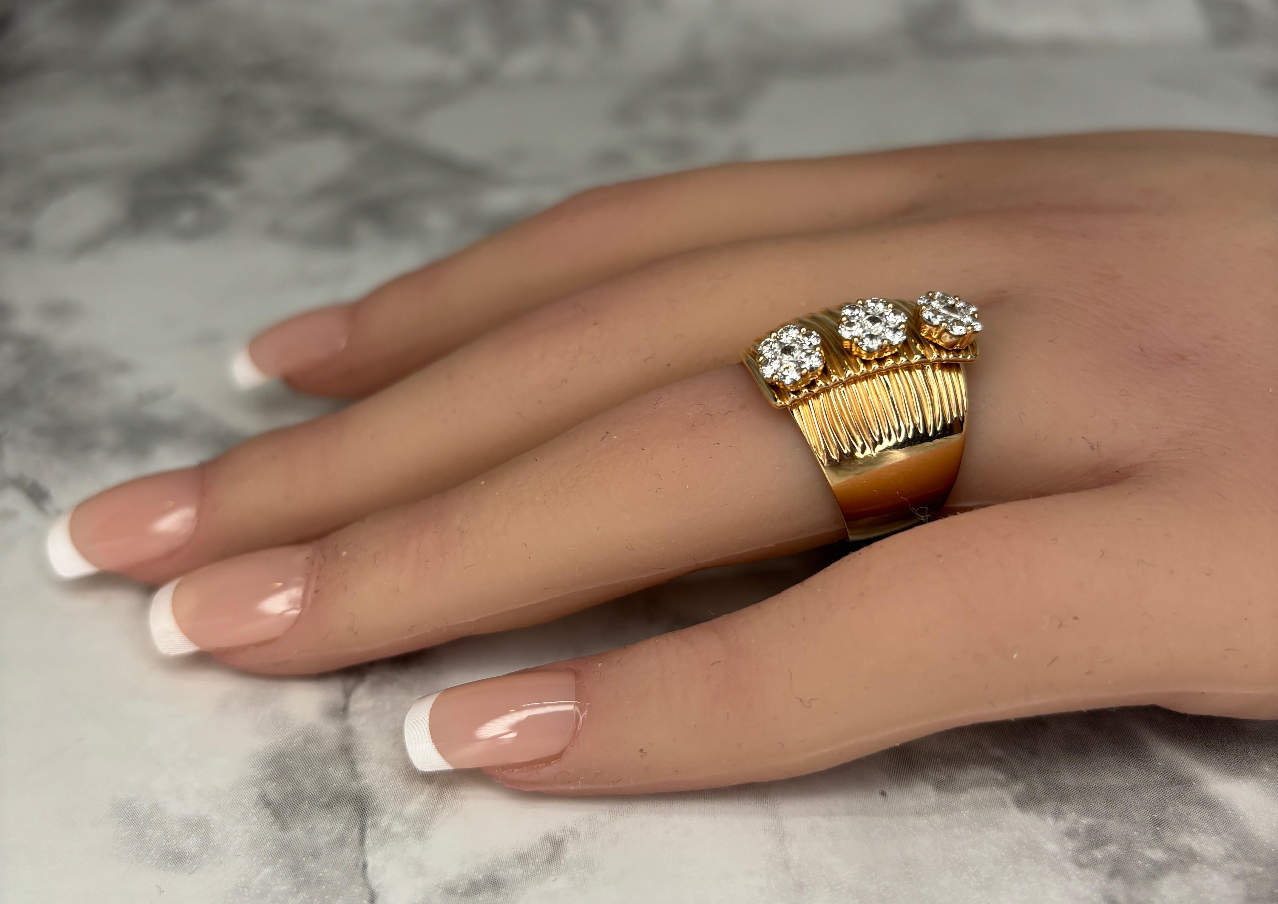 Wide Hueb Ring 18k Rose Gold Diamond Plisse Flower Ring For Sale 11