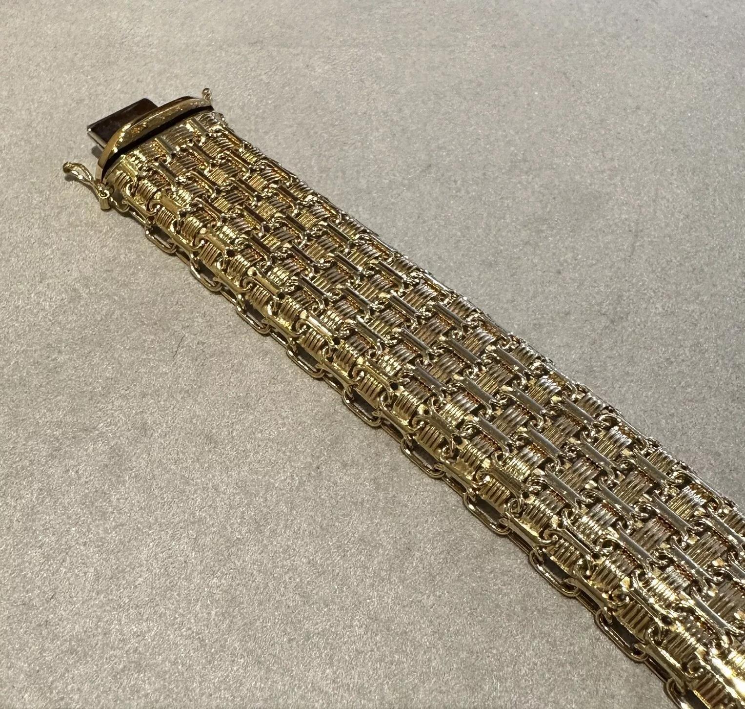 Wide Italian Gold Wave Bracelet in 18k Yellow Gold For Sale 1