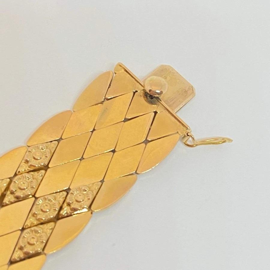 Wide Italian Rose Marquise Estate Link Bracelet 18k Yellow Gold 36.76 Grams! In Excellent Condition For Sale In Carmel-by-the-Sea, CA