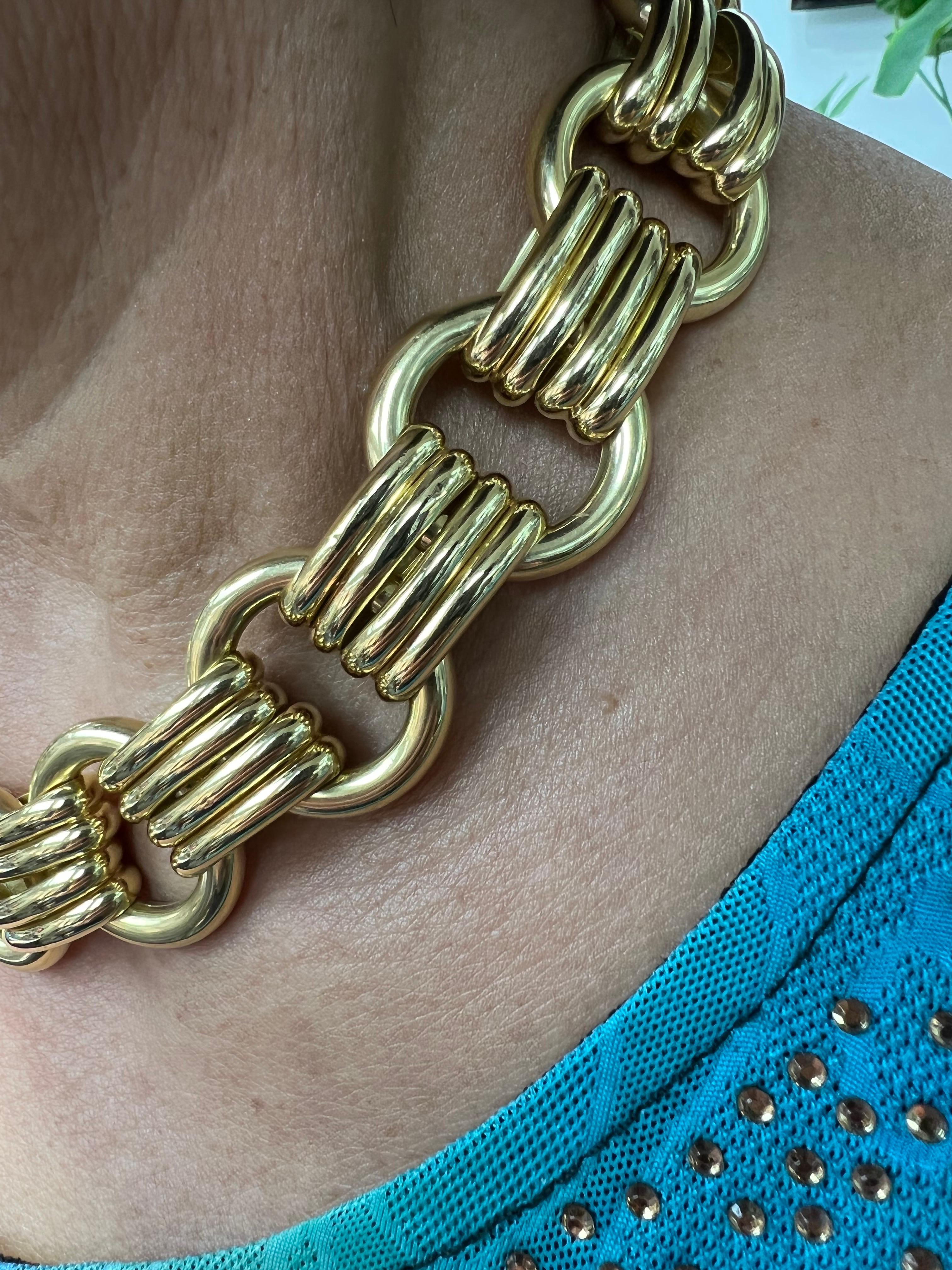 Wide Italian Yellow Gold Link Necklace In Good Condition In Los Angeles, CA