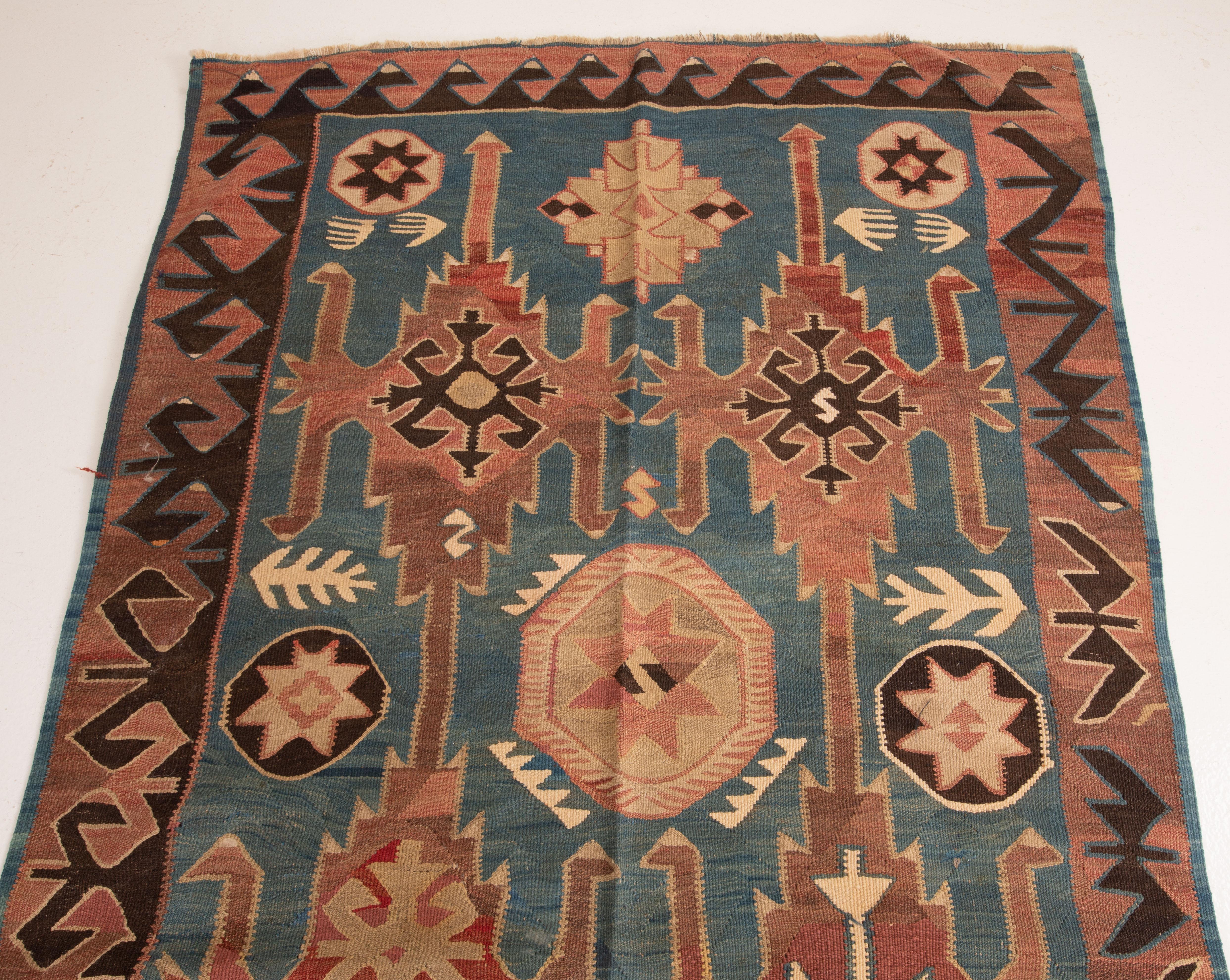 Wide Kilim Runner from Avars of Daghestan I Caucasus, 1920s In Good Condition For Sale In Istanbul, TR