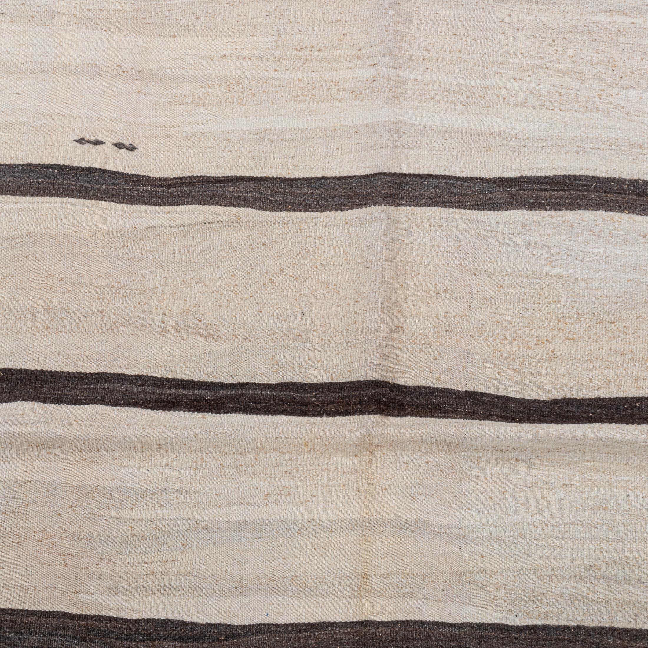 Wide Kilim Runner from Konya, Central Anatolia, Turkey, Mid-20th C In Fair Condition For Sale In Istanbul, TR