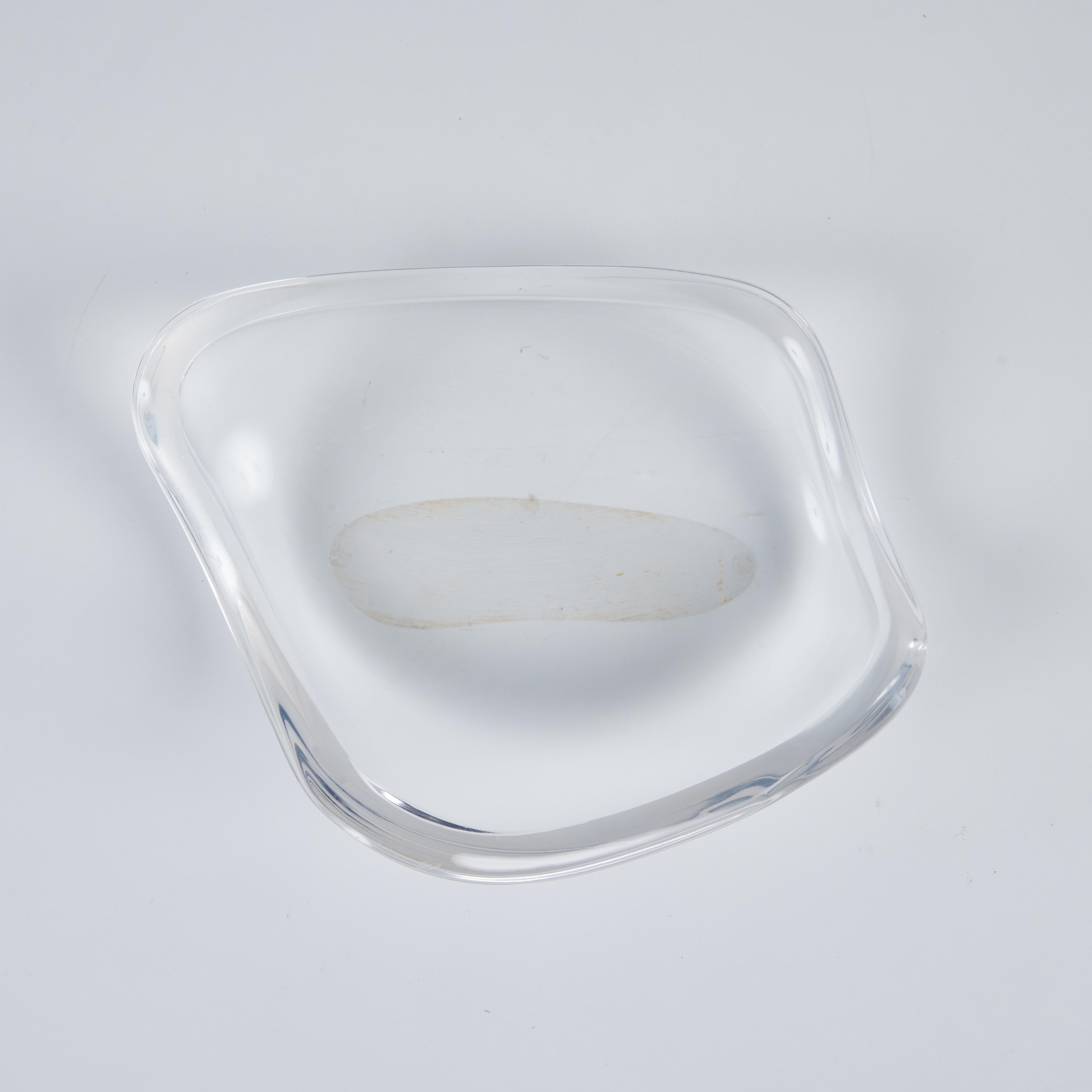 Wide Lucite Bowl by Ritts Co. For Sale 6