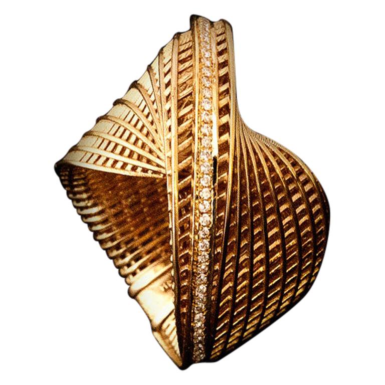 18 Karat Yellow Gold Statement Ring, unique, Contemporary , Luxury Ring, diamond For Sale