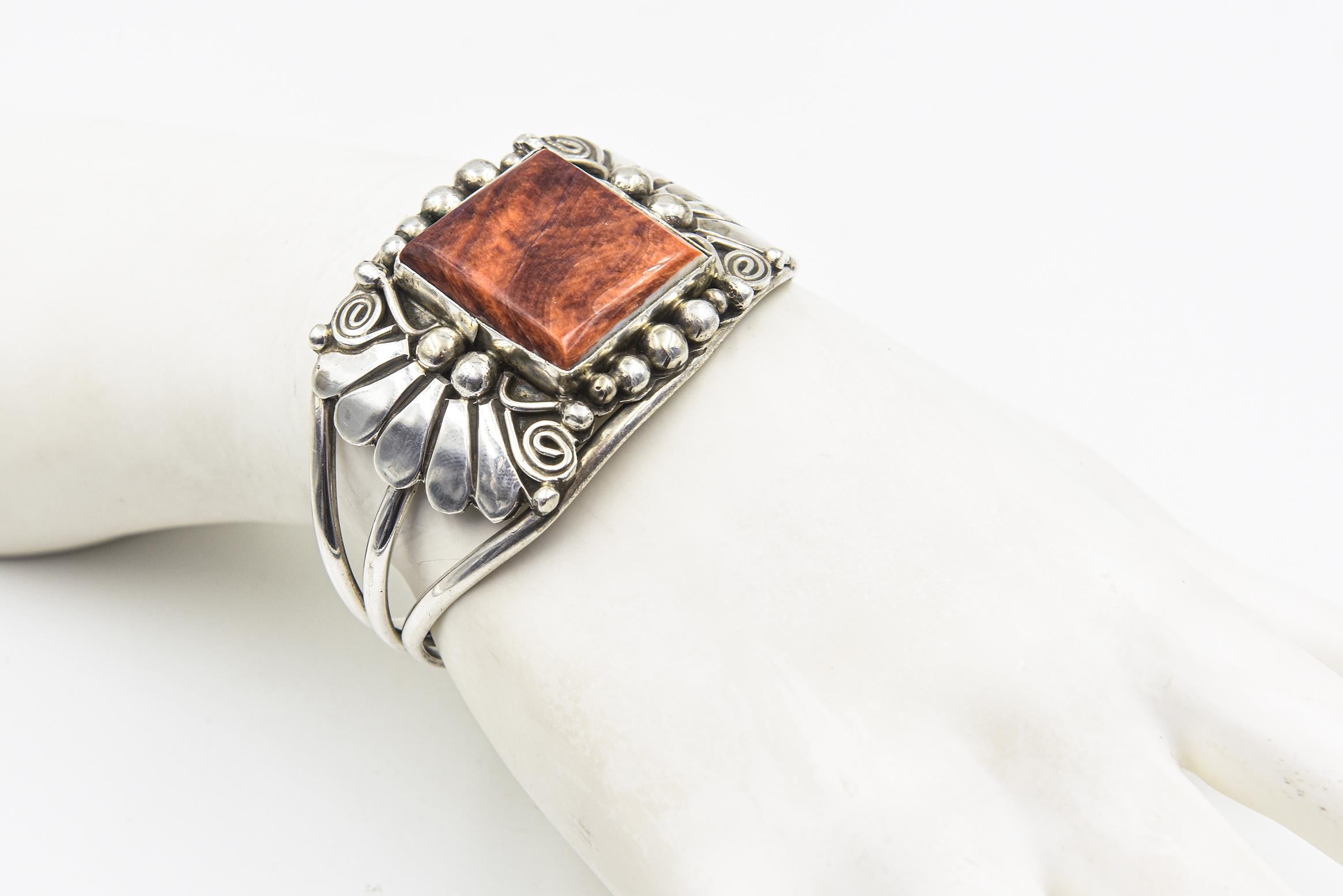 Bracciale largo in argento Navajo Native American Spiny Oyster di Gilbert Adakai in vendita 7