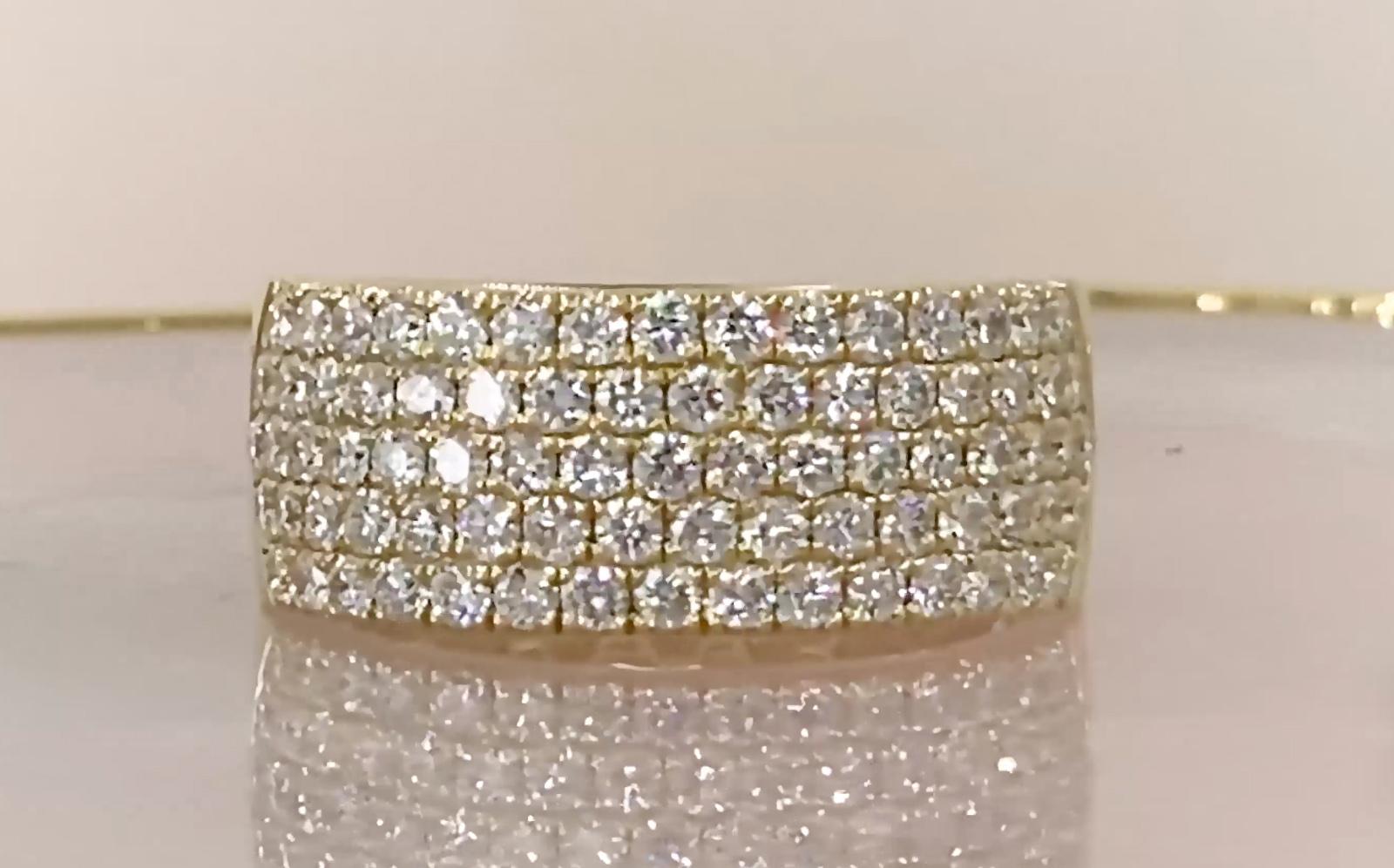 Wide Pave 1.52 Total Carat Round Diamond Yellow Gold Cocktail Ring In New Condition For Sale In Los Angeles, CA