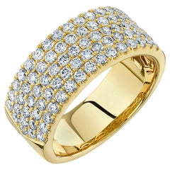 Anello da cocktail in oro giallo con pave largo e diamante rotondo da 1,52 carati totali