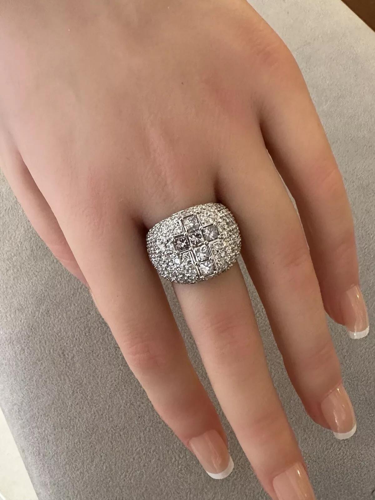 Bague à dôme croisé en diamant naturel pavé large en platine en vente 1