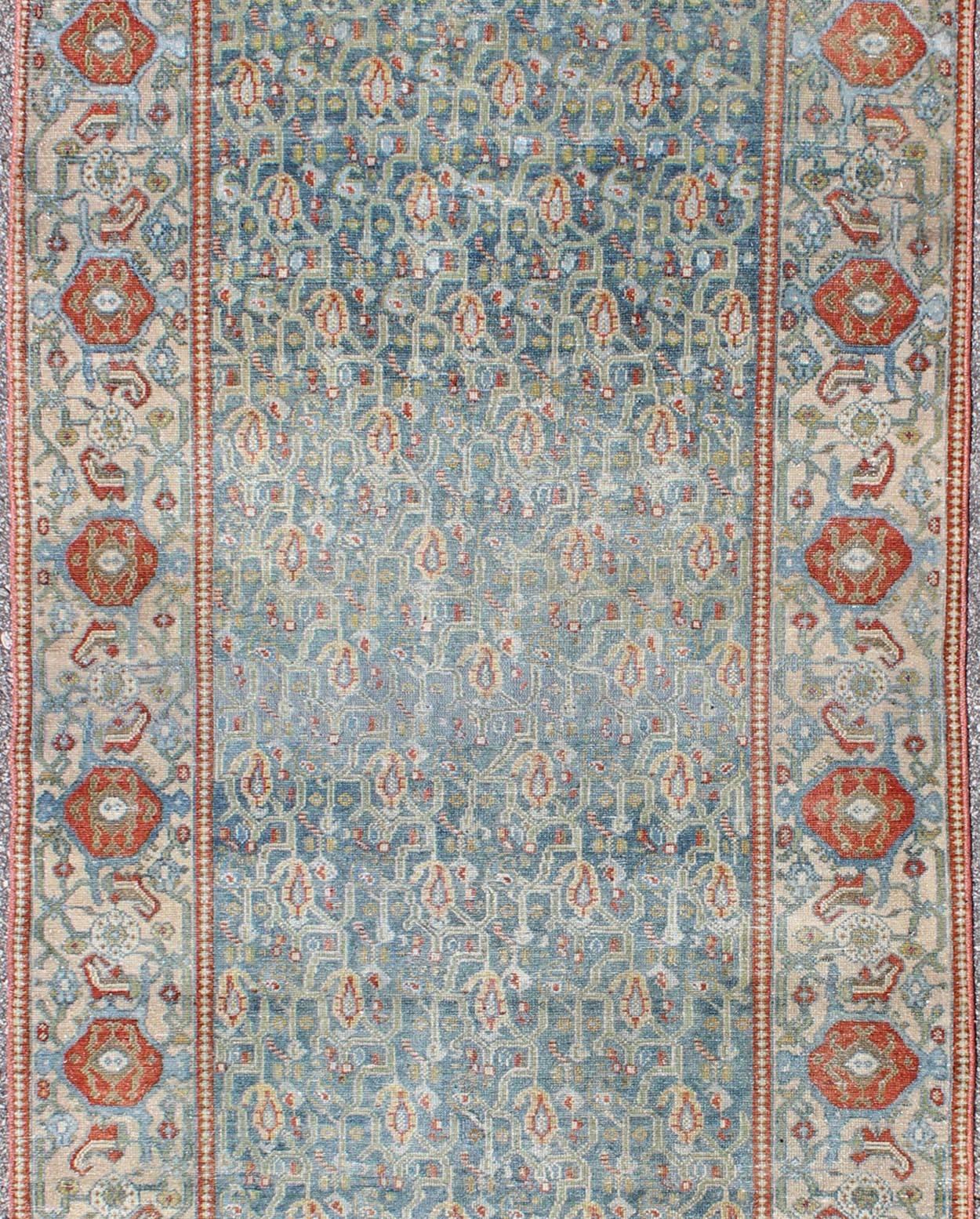 Breiter persischer Malayer-Läufer mit Blumenmuster in persischem Blau (Persisch) im Angebot