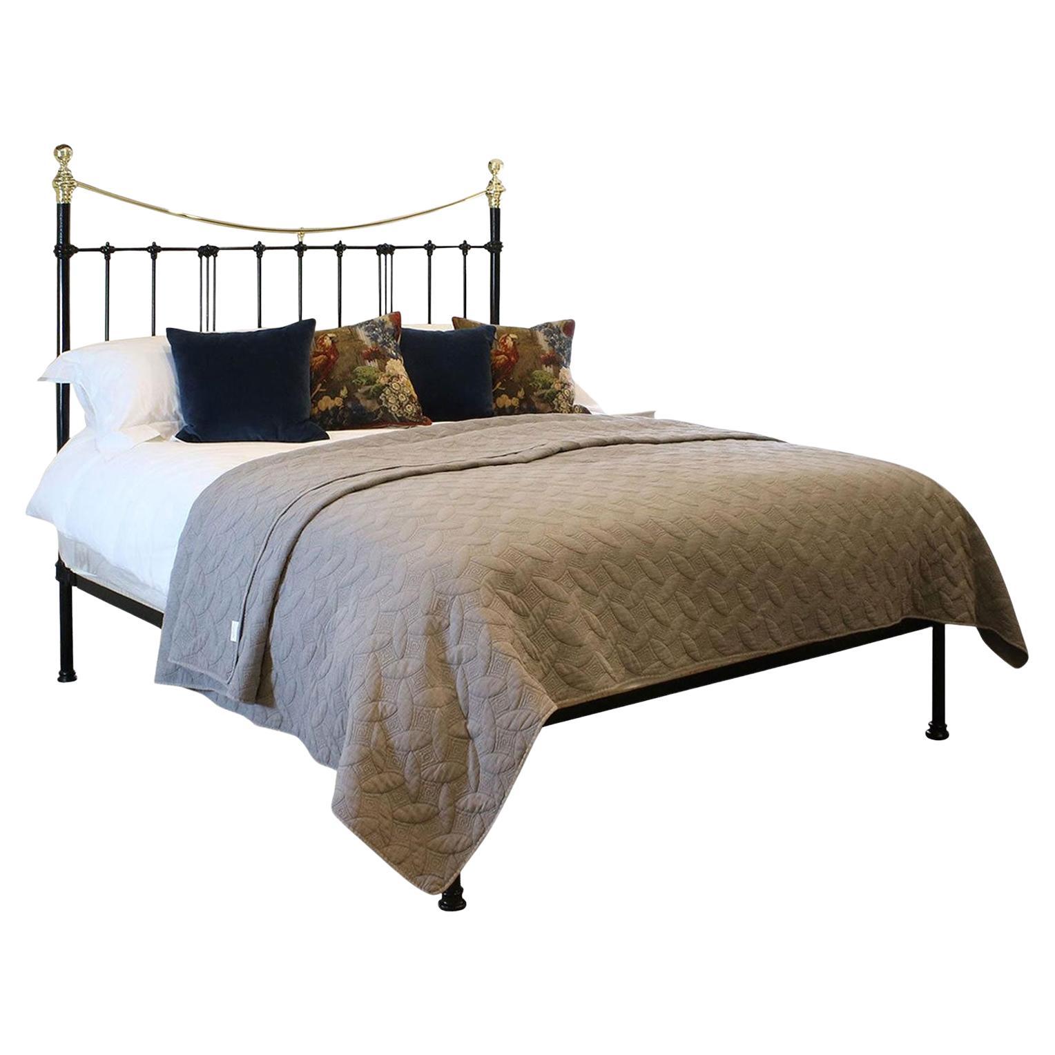 Letto a piattaforma larga in ottone e ferro MSK56