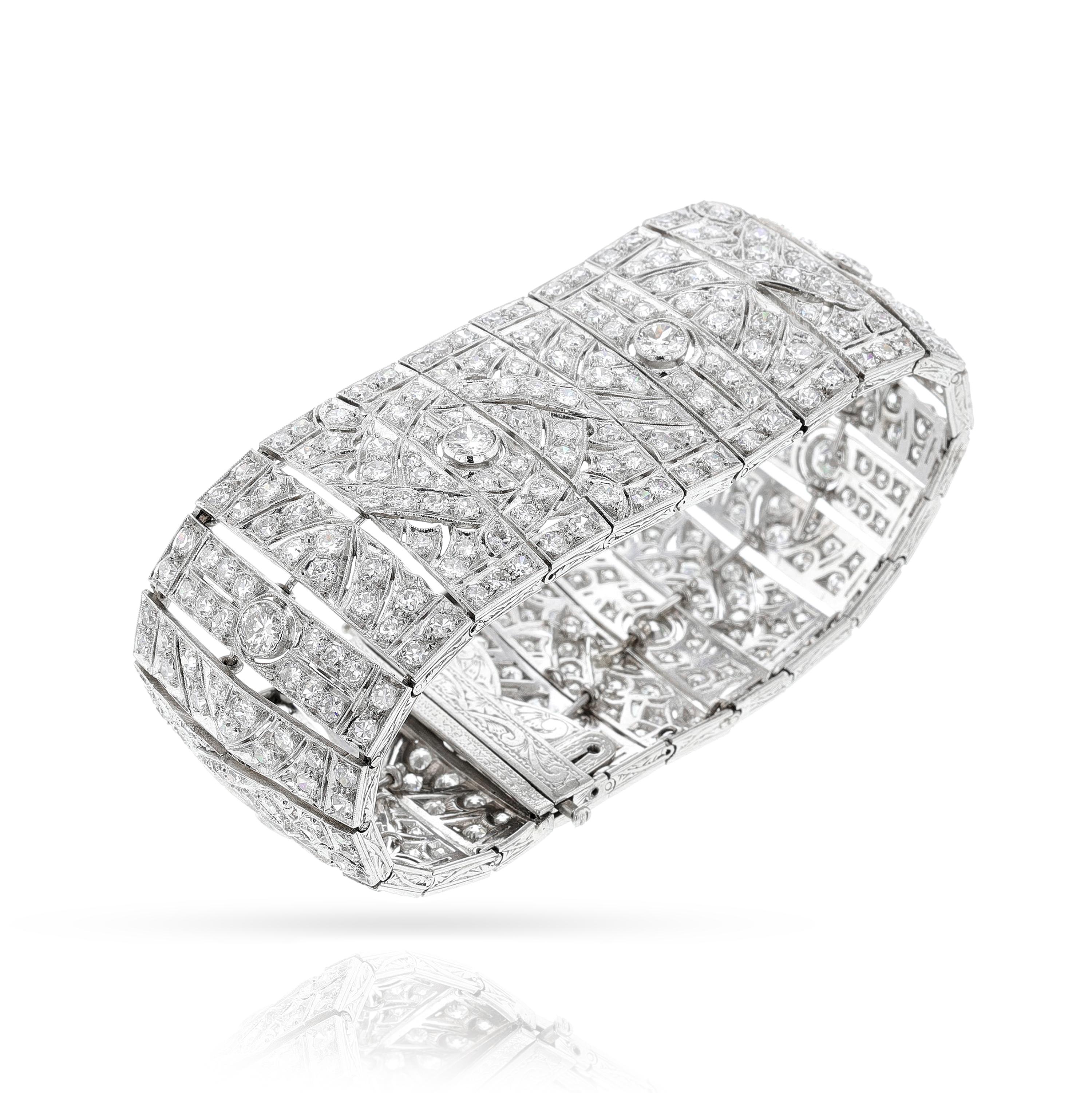 Wide Platinum Diamond Art Deco Bracelet In Excellent Condition For Sale In New York, NY