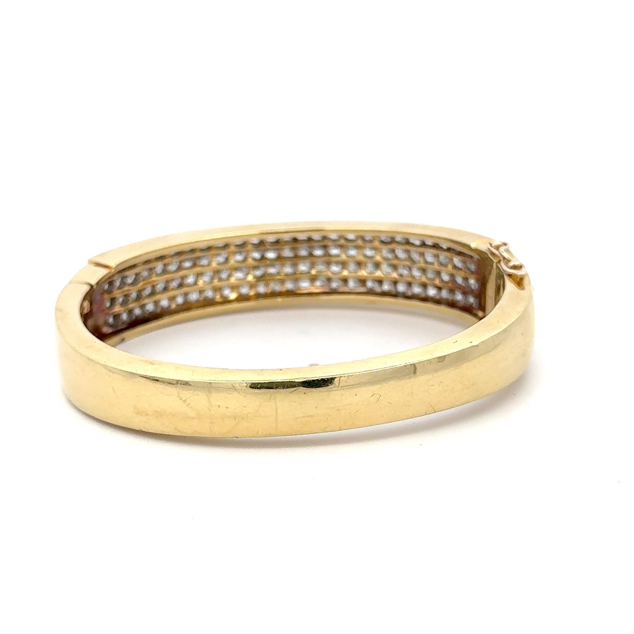 Taille princesse Bracelet large en diamant taille princesse 12 carats or jaune 18KT 67 grammes en vente