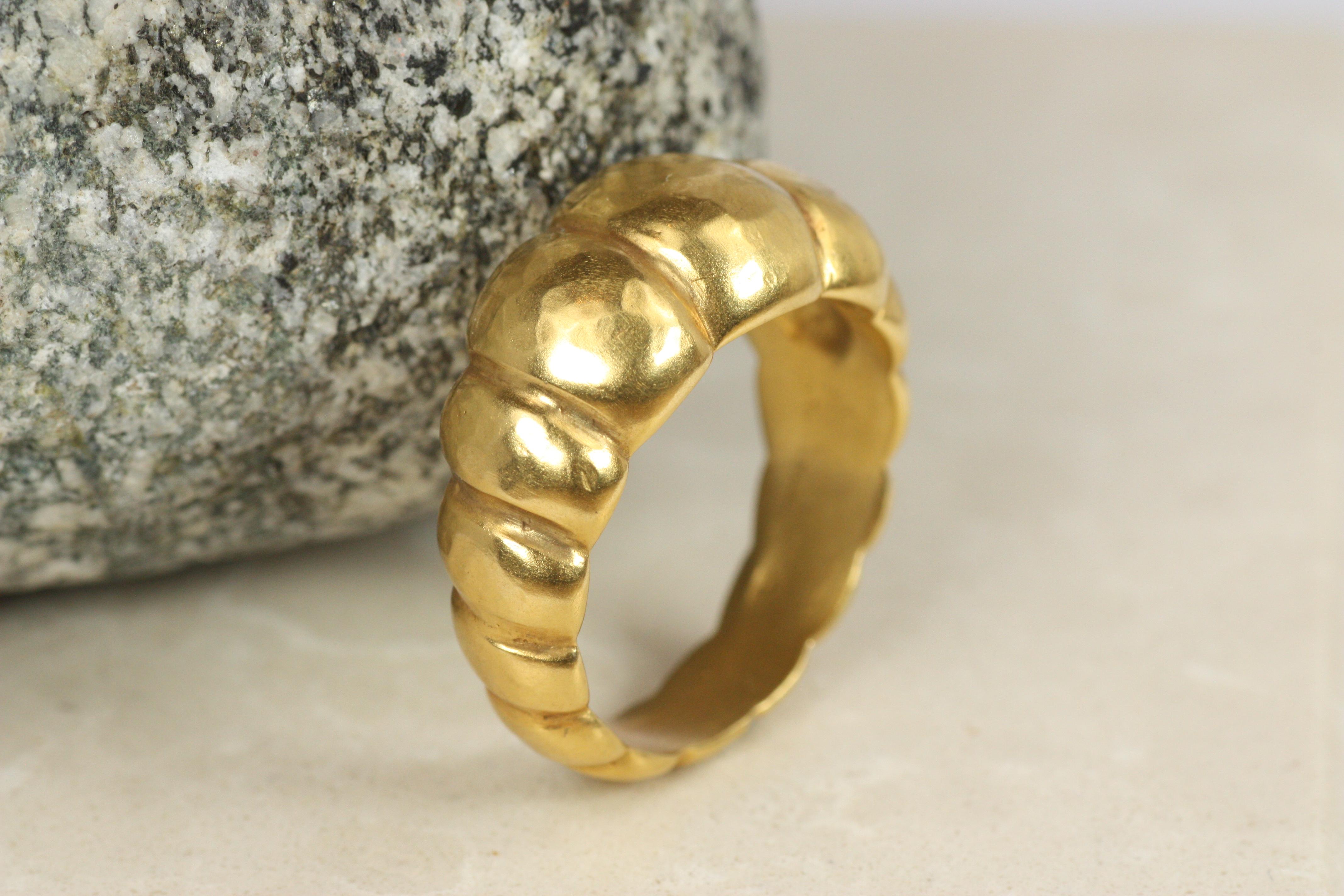 Large bandeau en or conique 