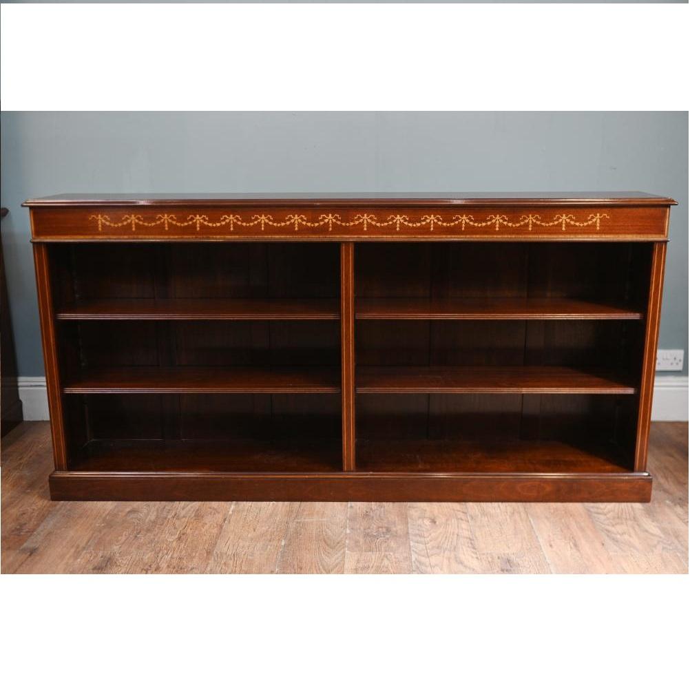 Gorgeous Regency style open front bookcase in mahogany
Good size to this, very wide for all those books you never read
Hand crafted from mahogany with satinwood banding and inlay work with Sheraton sash motifs
Shelves are adjustable for different