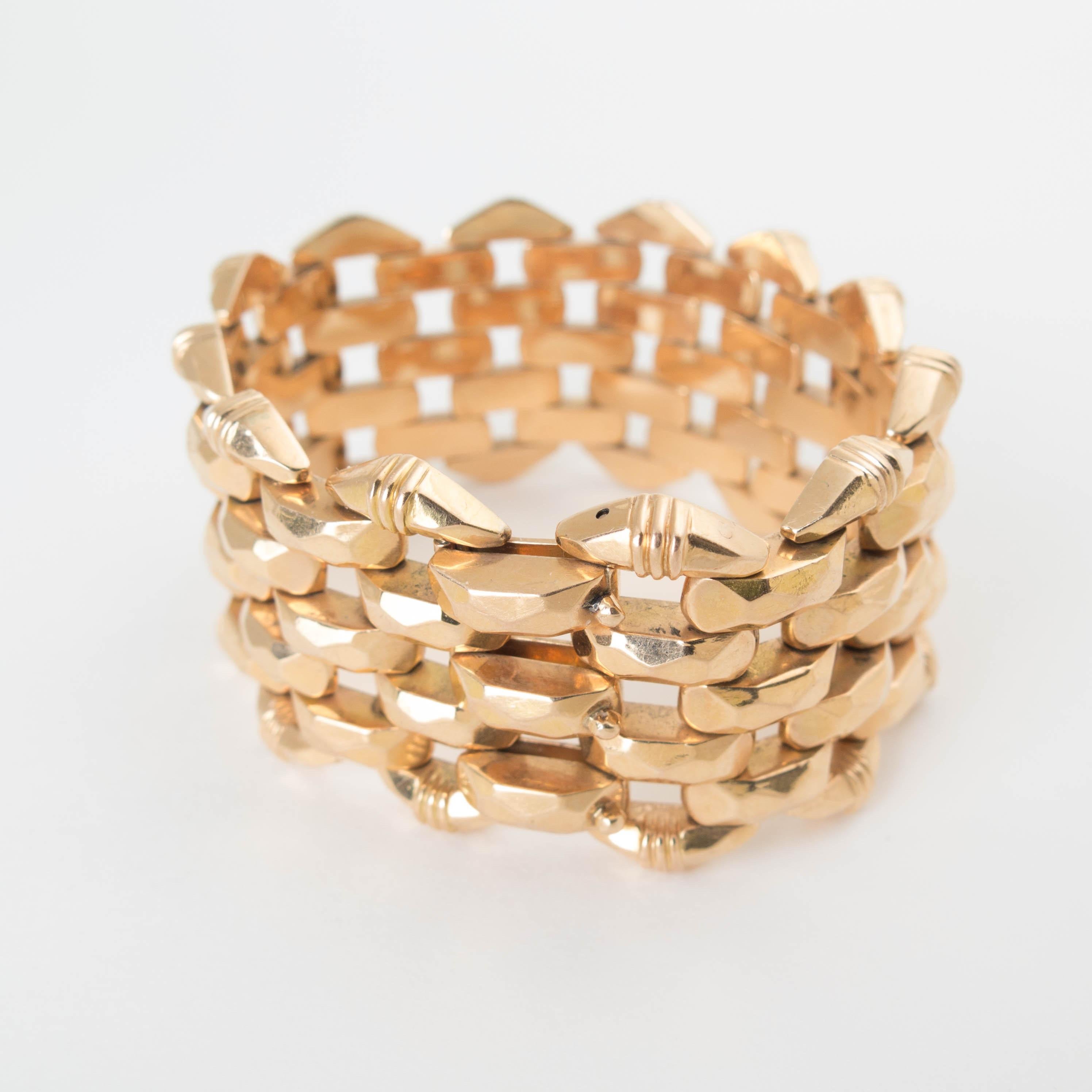 Wide Retro 18k Yellow Gold Faceted Link Tank Bracelet, circa 1950 In Good Condition For Sale In Austin, TX