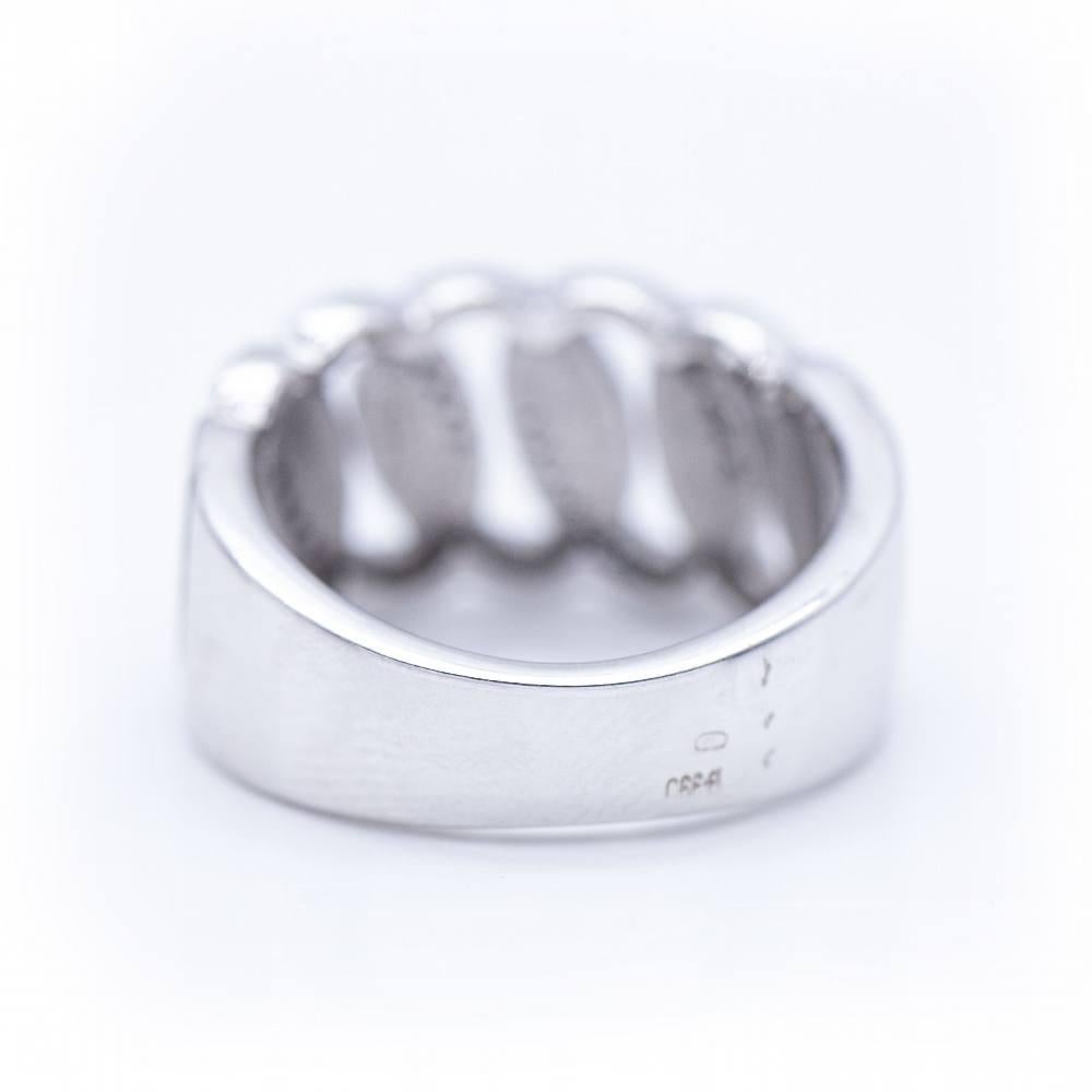 Wide Ring in White Gold with Diamonds In New Condition For Sale In BARCELONA, ES