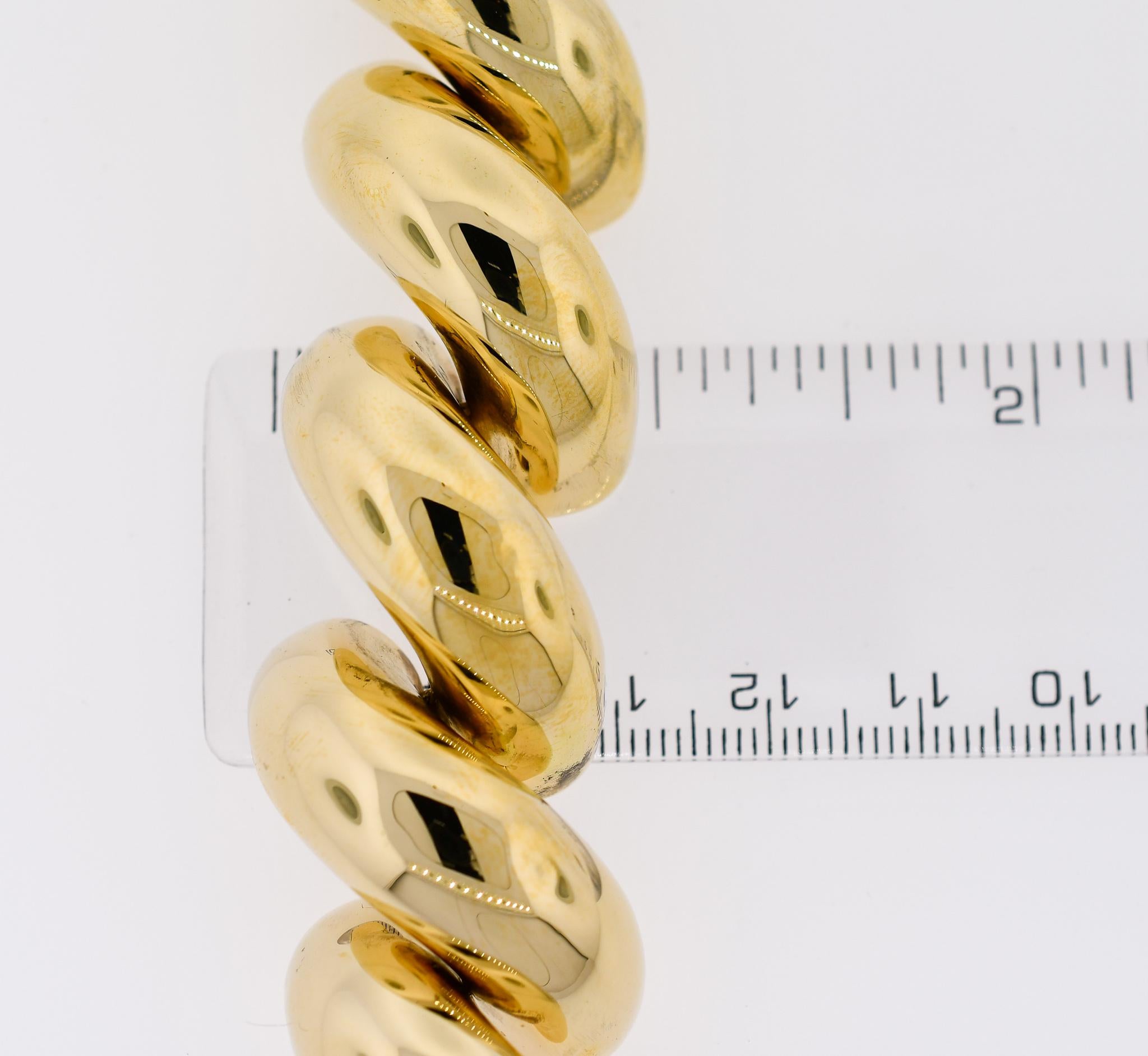 Timeless Italian design 14 karat yellow gold San Marco bracelet measuring 1