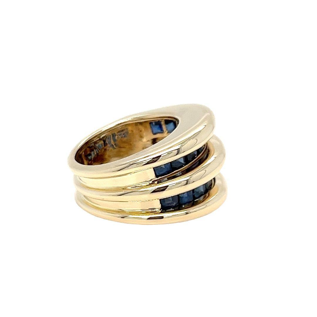 Taille princesse Bague large en or jaune 18 carats avec saphir et dôme en forme de pile en vente