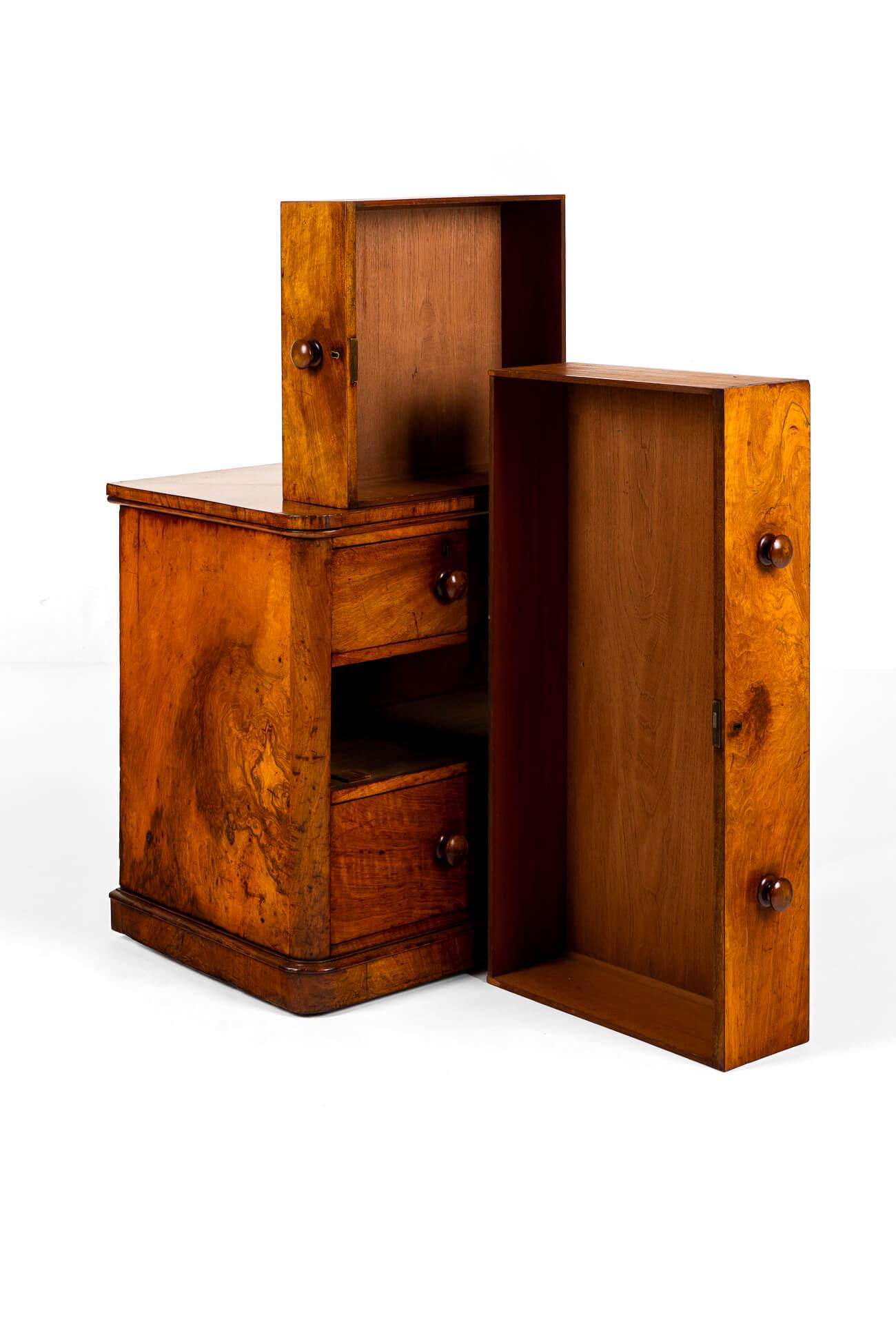Anglais Commode de forme large en satin et bouleau
