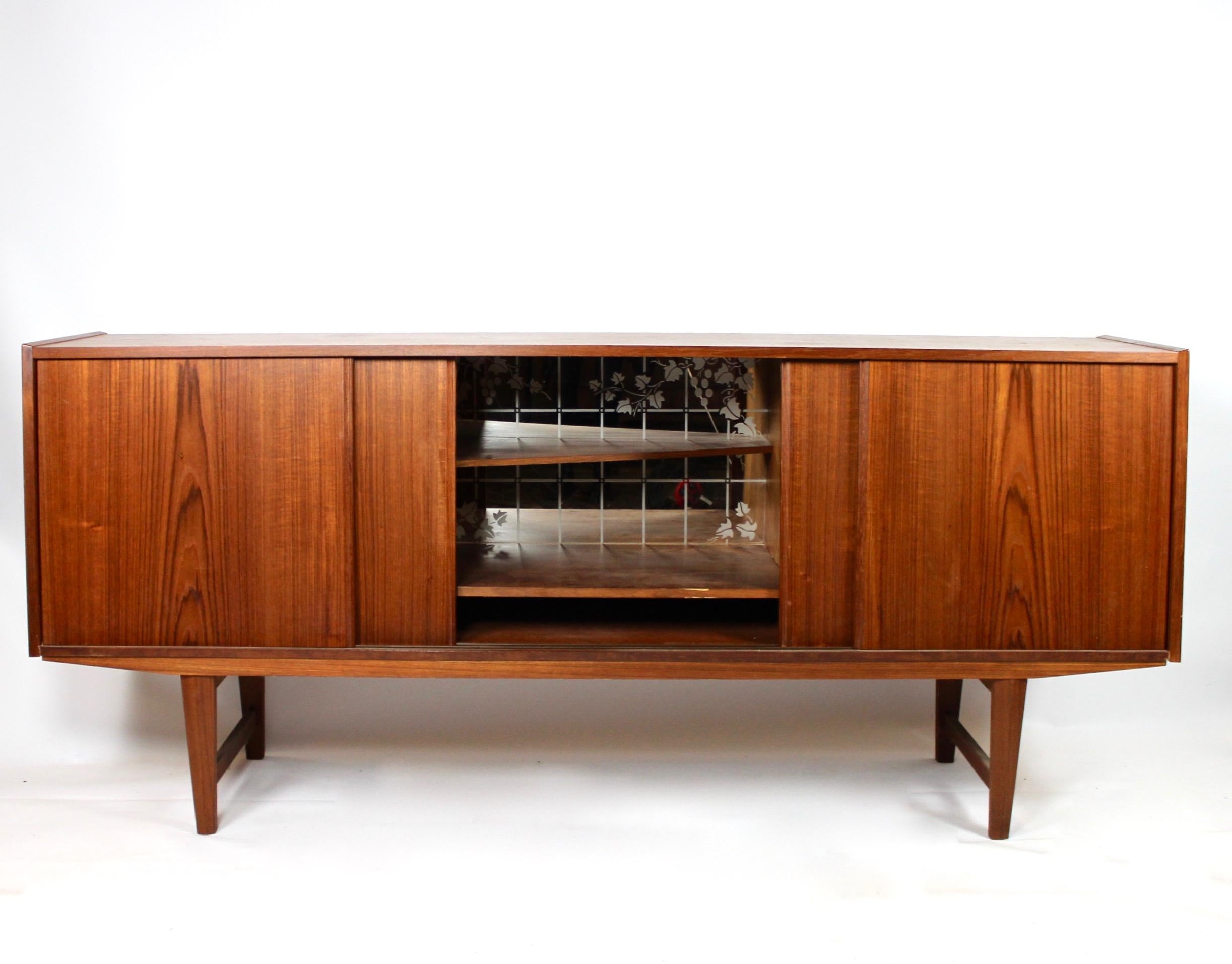 Mid-20th Century Wide Sideboard in Teak of Danish Design from the 1960s