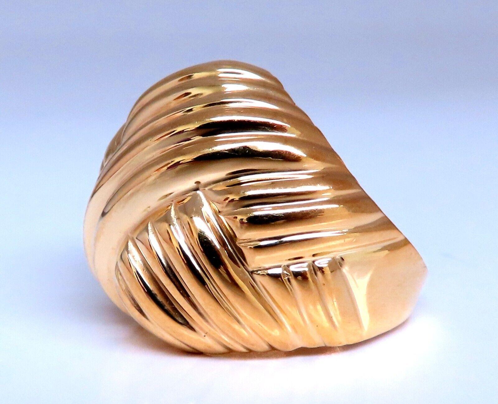 Cross Hatch Gold Ring.

Cross Hatch Ribbed Thread Deco 

21mm wide

6.6 mm depth

14 karat yellow gold 9 grams

Size 6
