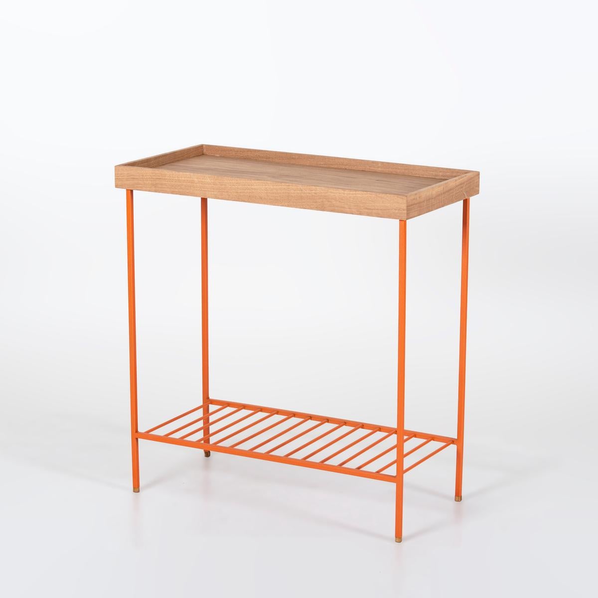 Large table d'appoint / Plant Stand en Wood Wood Wood - Série EDGE, avec pieds en métal coloré Neuf - En vente à İzmir, İzmir