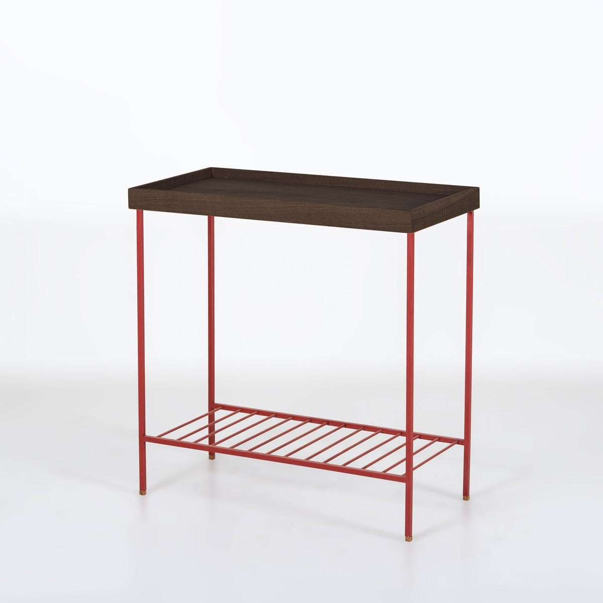 Large table d'appoint / Plant Stand en Wood Wood Wood - Série EDGE, avec pieds en métal coloré en vente