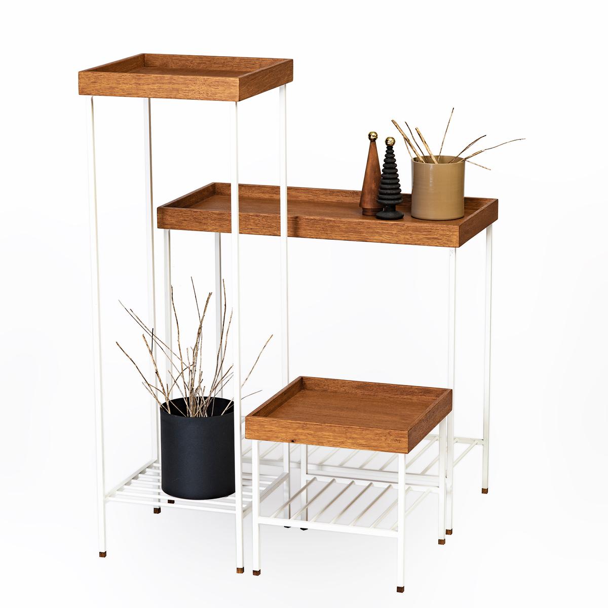 Breiter Beistelltisch / Pflanzenständer aus Massivholz - EDGE Serie, mit Metallbeinen im Zustand „Neu“ im Angebot in Orlando, FL