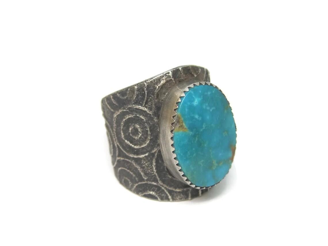 Cabochon Wide Southwestern Tufa Cast Turquoise Ring Size 11 For Sale