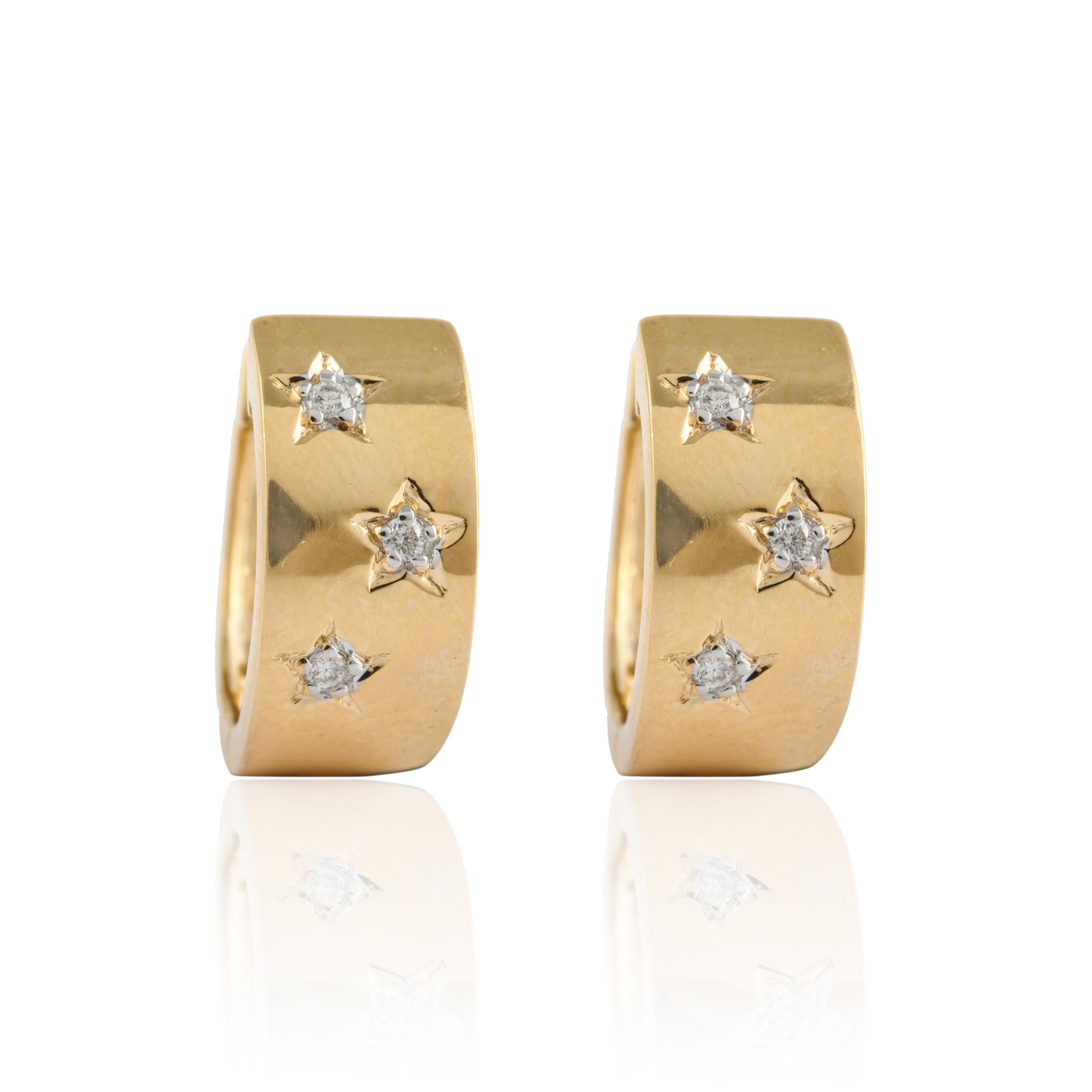Moderno Orecchini a cerchio largo con diamante Starburst Dainty in oro giallo massiccio 14k in vendita
