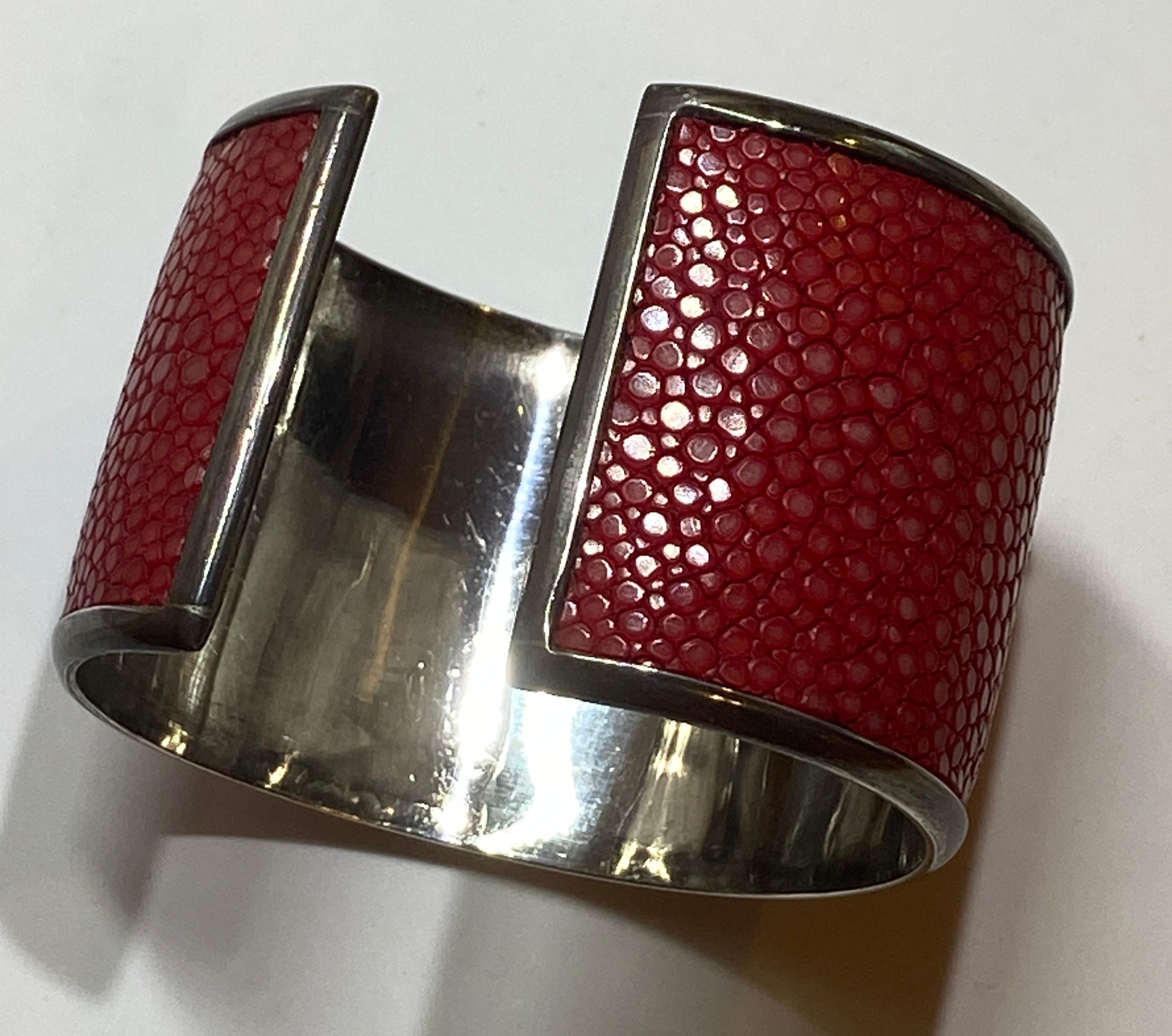  Wide Sterling-Silver Cuff Accented with Shades of Reds & Cream StingRay Skin For Sale 8