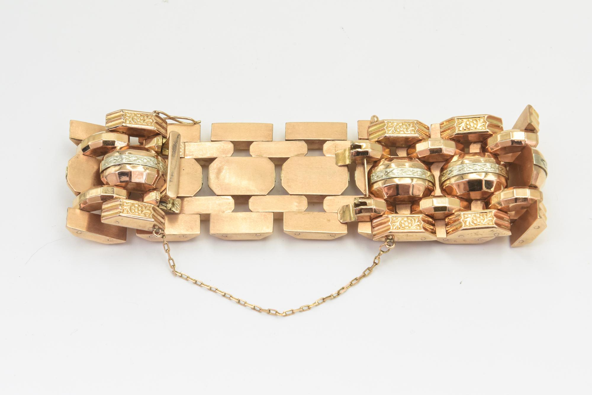 Breites stilisiertes Retro-Armband aus Rosen- und Weißgold der 1940er Jahre im Angebot 4