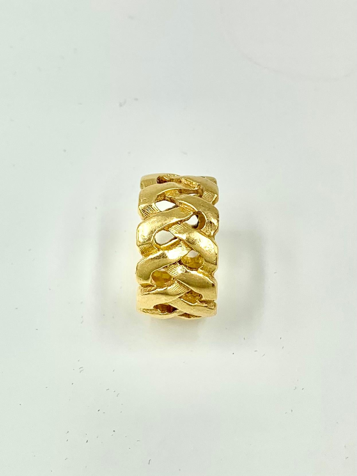 For Sale:  Wide Substantial MCM 14k Yellow Gold Eternal Love Knot Band Ring, 1960s 3